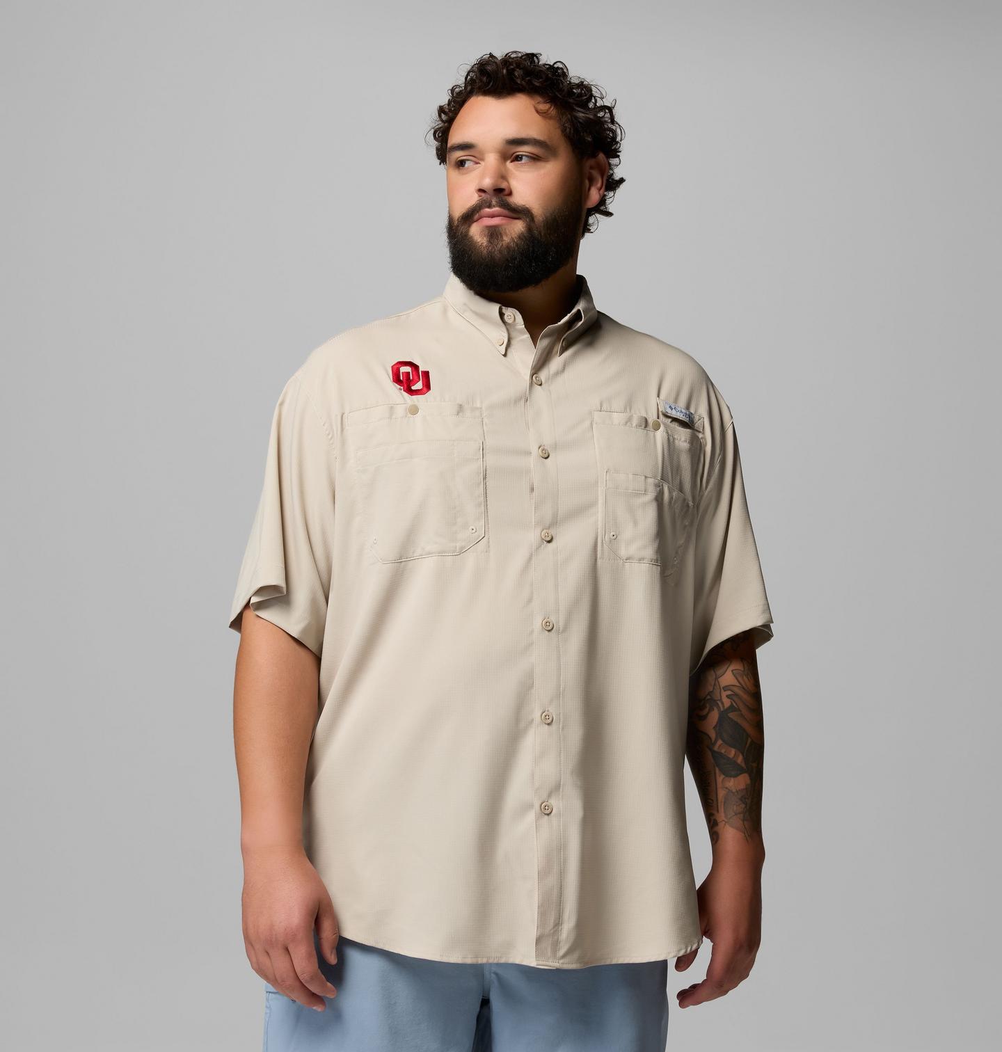 Мужская рубашка Columbia Collegiate PFG Tamiami Short Sleeve Shirt - Big - Oklahoma, цвет: Серо-бежевый — фото 1