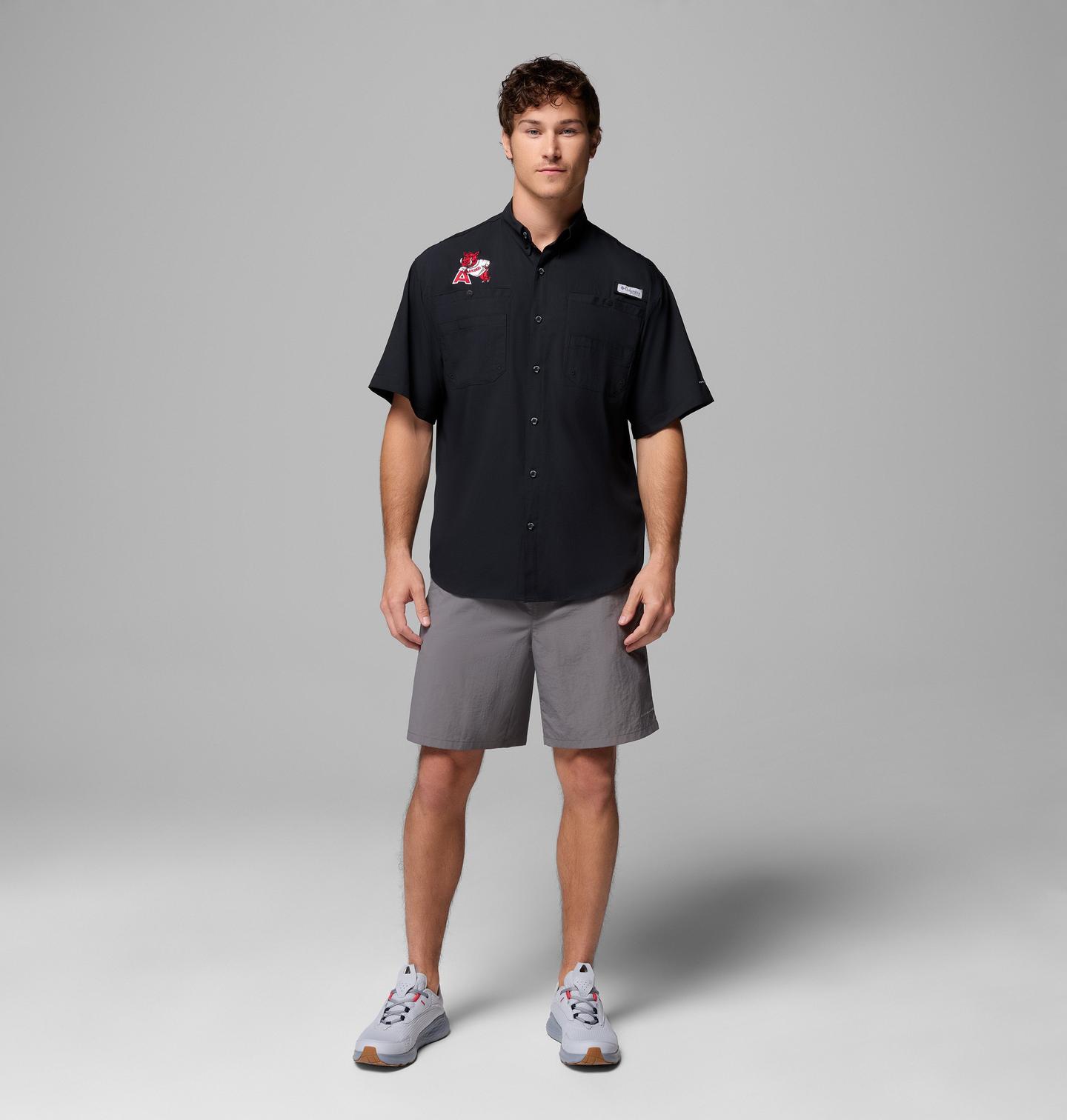 Мужская рубашка Columbia Collegiate PFG Tamiami Short Sleeve Shirt - Tall - Arkansas, цвет: Чёрный — фото 2