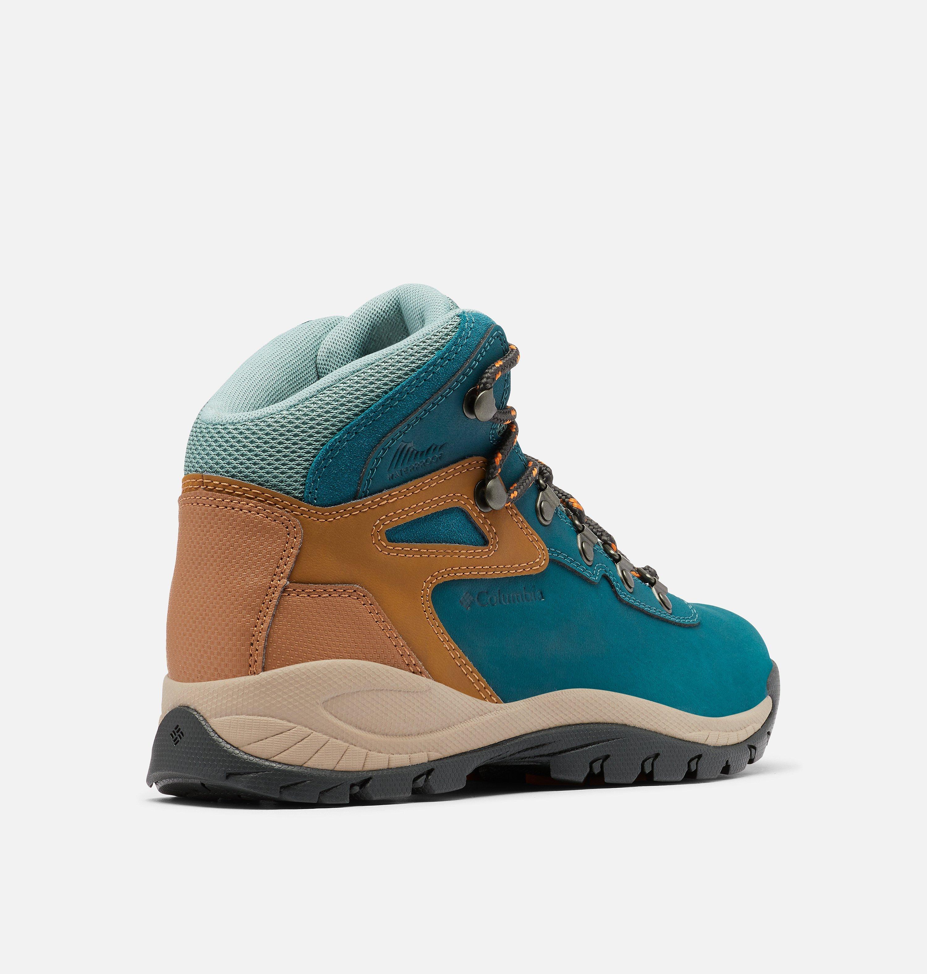 Women's Newton Ridge Plus Waterproof Hiking Boot - Wide 9