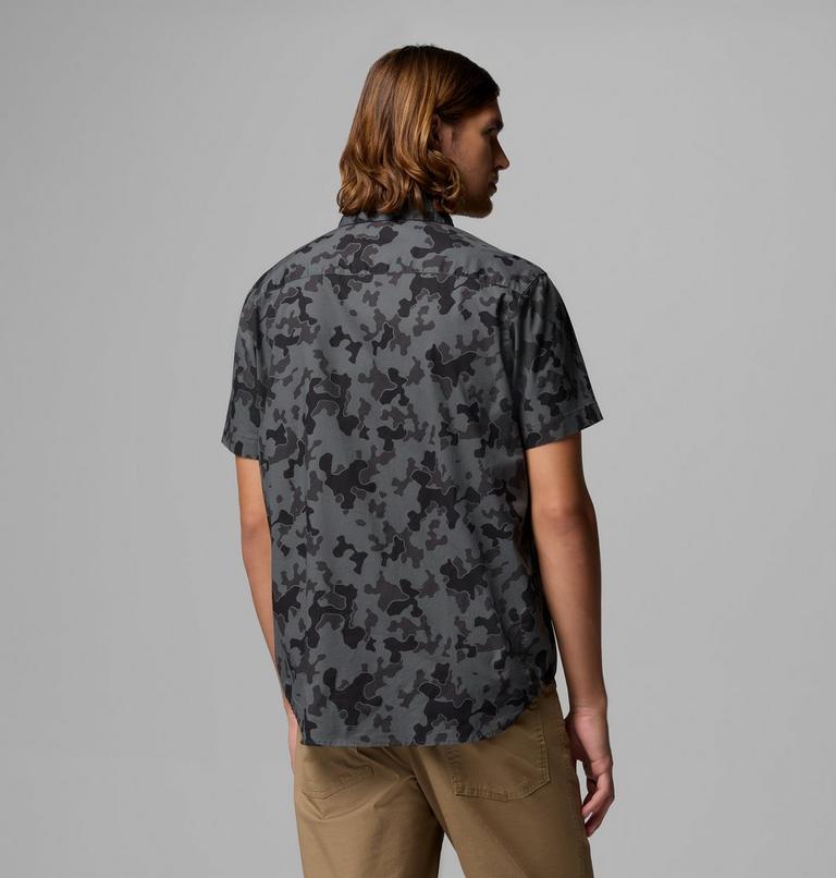 Camisa estampada de manga corta Rapid Rivers para hombre, Color: Charcoal, Midrange Camo, image 3