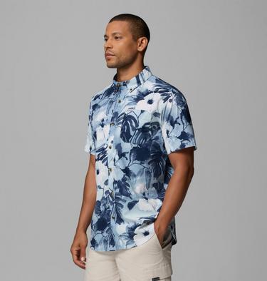 Camisa estampada de manga corta Rapid Rivers para hombre, Color: Collegiate Navy, Flowerblur, image 4