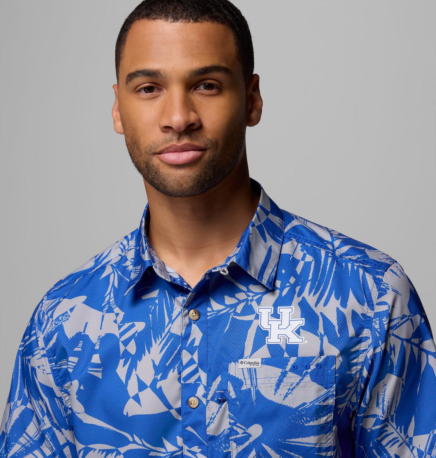 Мужская рубашка Columbia Collegiate Super Slack Tide Shirt - Kentucky, цвет: Uk - Azul Tropicatch — фото 4