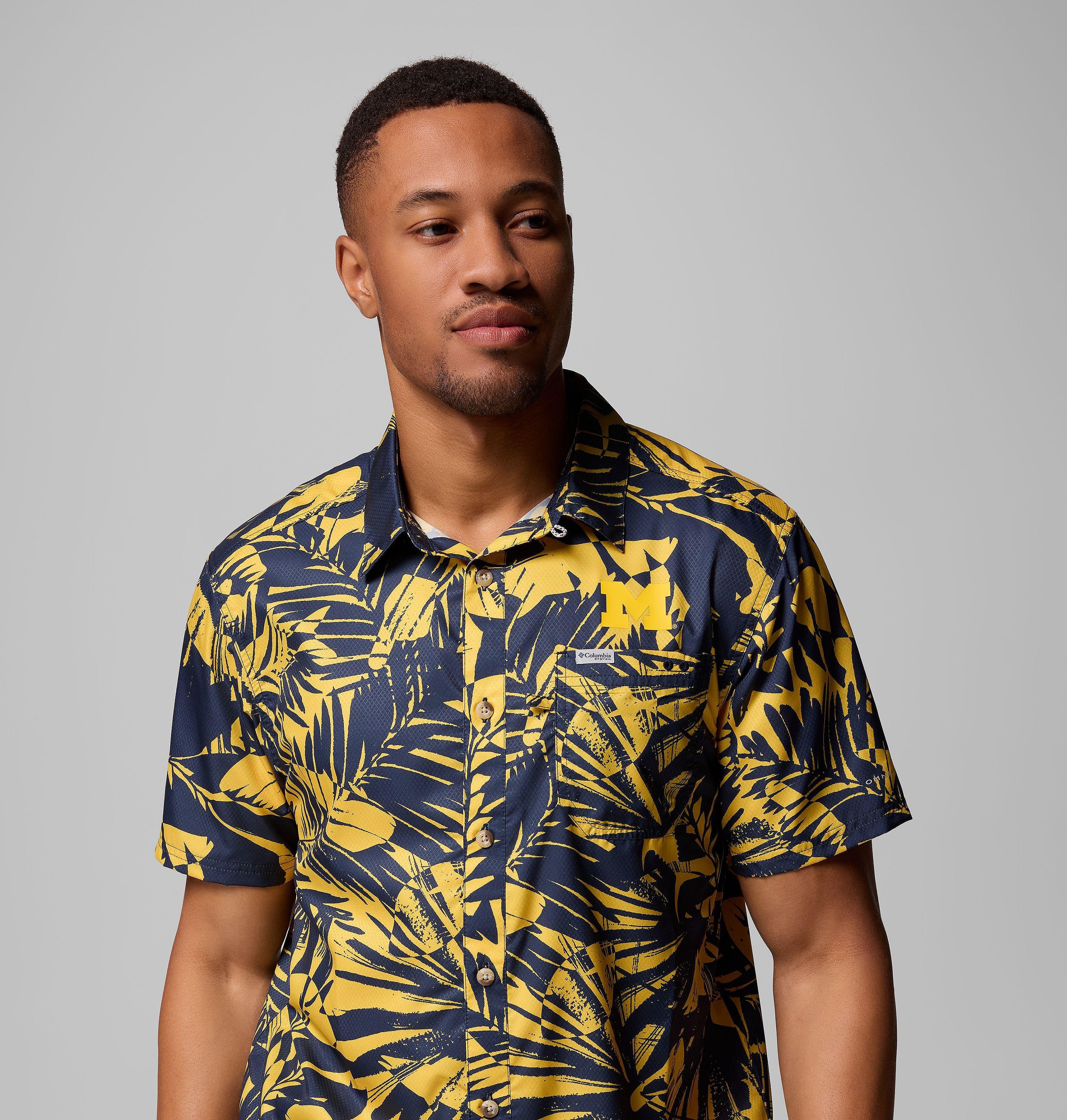 Men's Collegiate PFG Super Slack Tide Shirt - Michigan 5