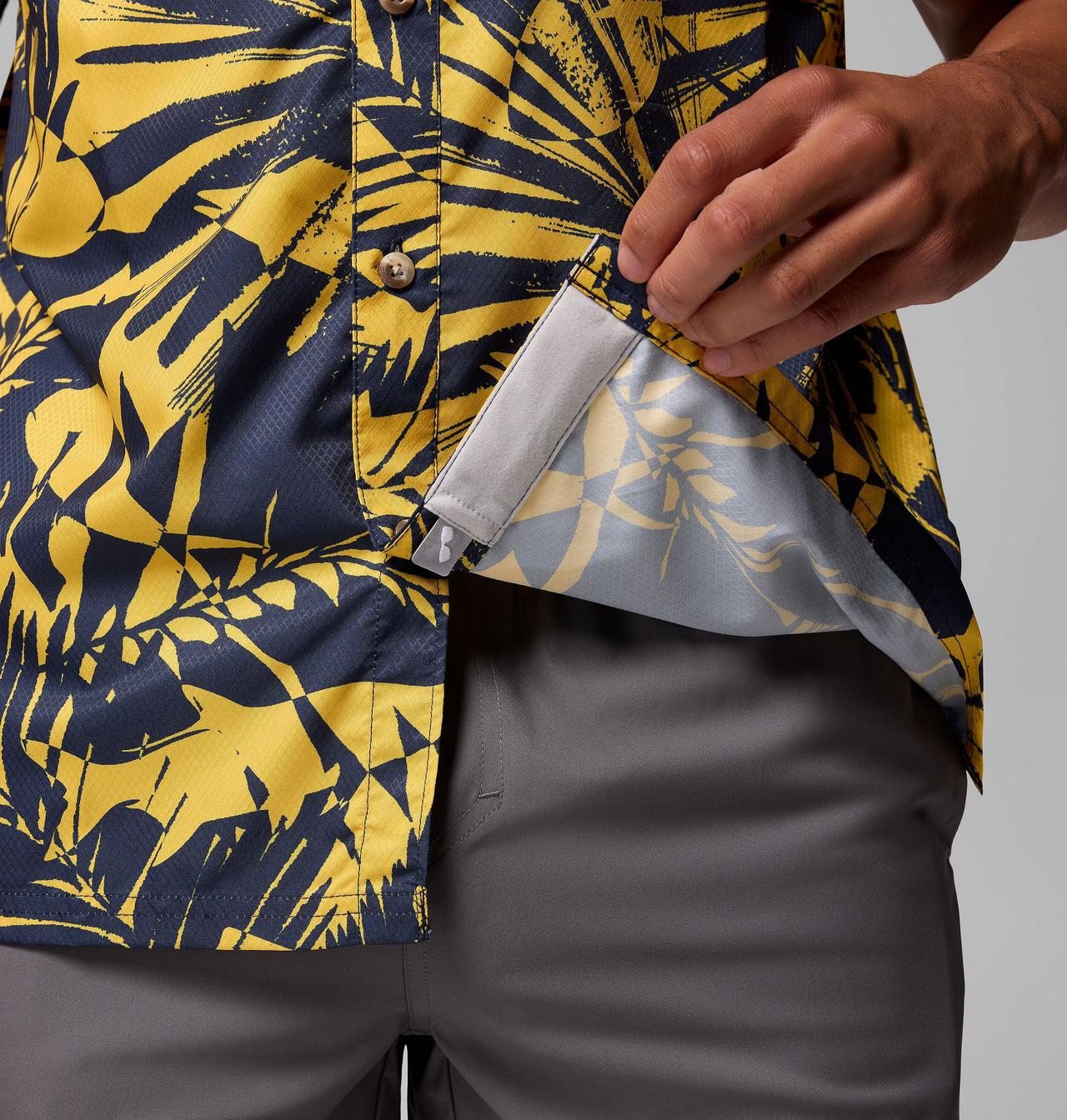 Men's Collegiate PFG Super Slack Tide™ Shirt - Michigan 6