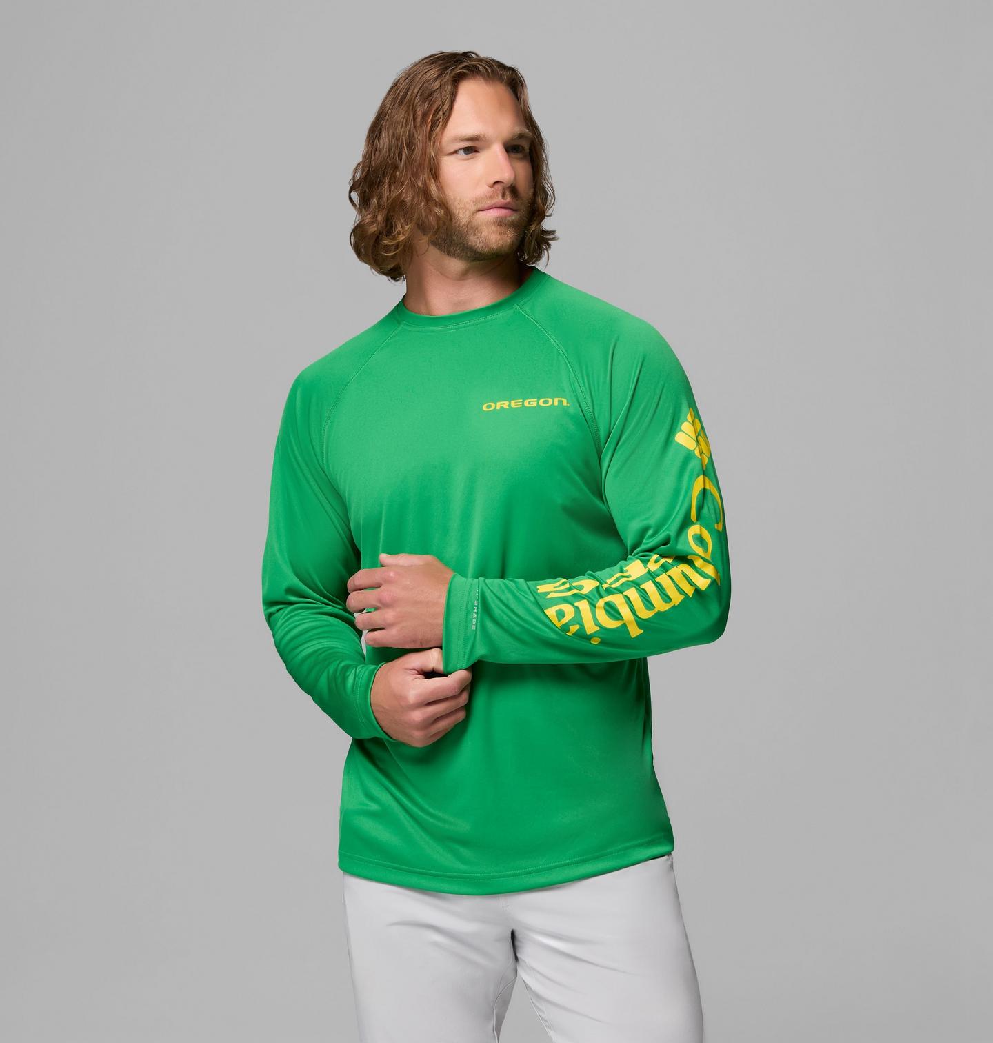 Мужская рубашка Columbia Collegiate PFG Terminal Tackle Long Sleeve Shirt - Oregon, цвет: Зелёный / Жёлтый — фото 1