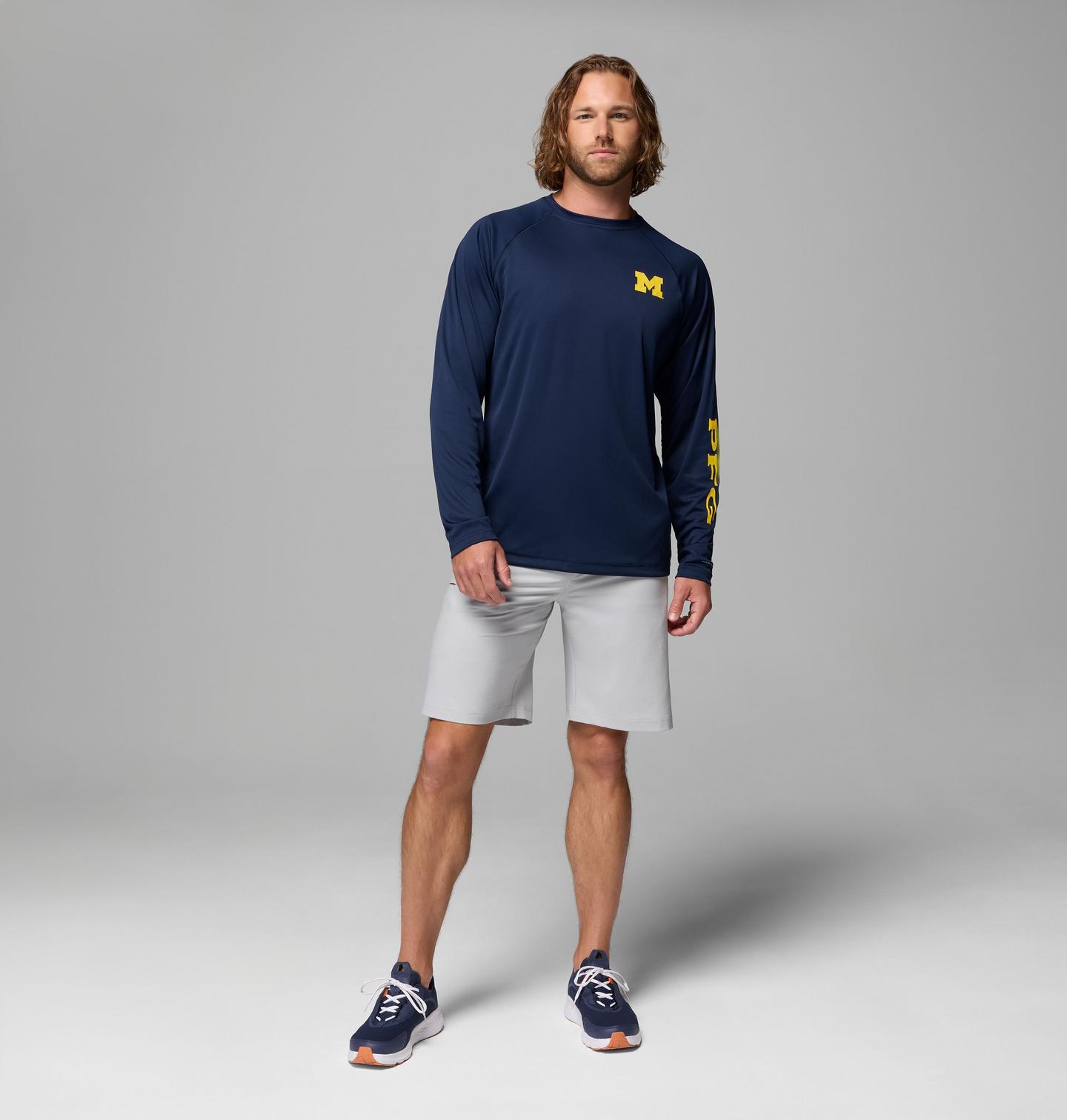 Мужская рубашка Columbia Collegiate PFG Terminal Tackle Long Sleeve Shirt - Michigan, цвет: Тёмно-синий / Жёлтый — фото 2