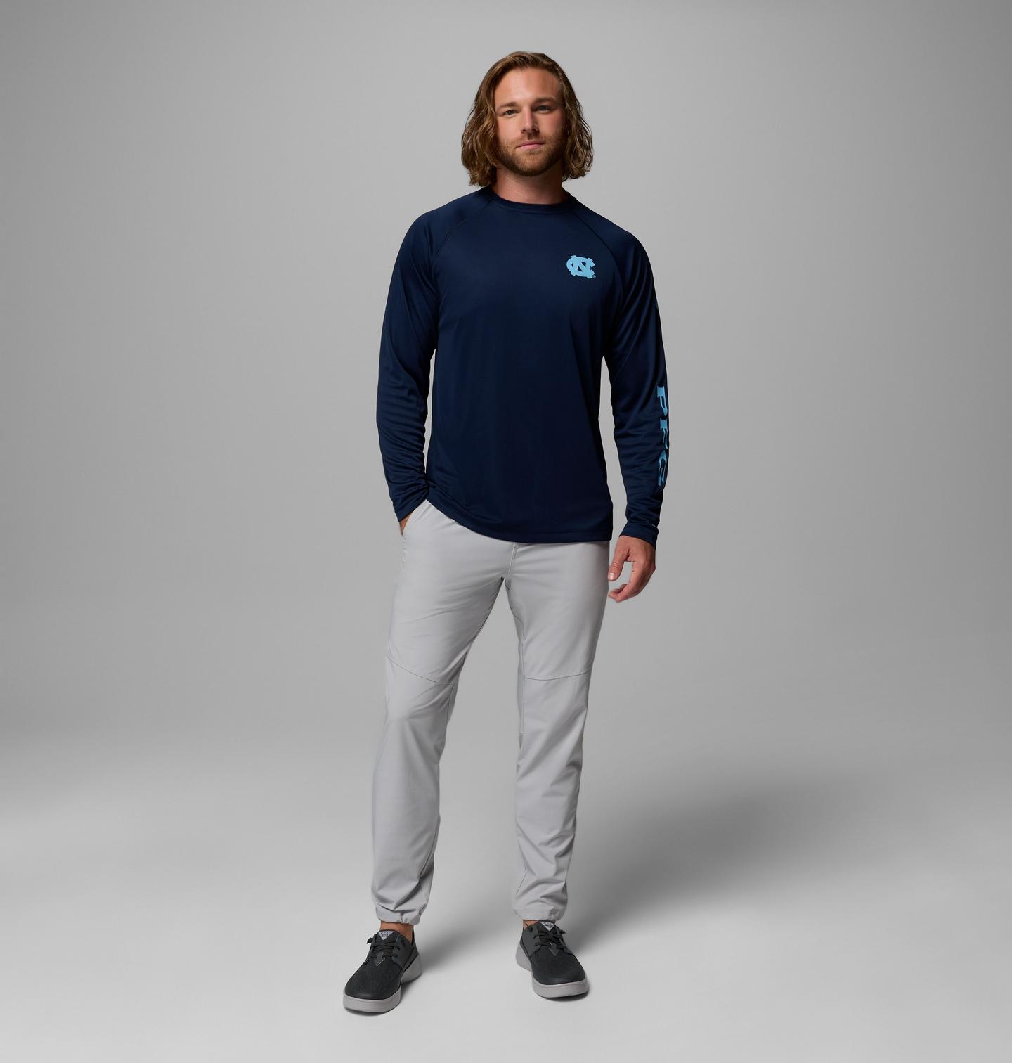 Мужская рубашка Columbia Collegiate PFG Terminal Tackle Long Sleeve Shirt - North Carolina, цвет: Тёмно-синий — фото 2