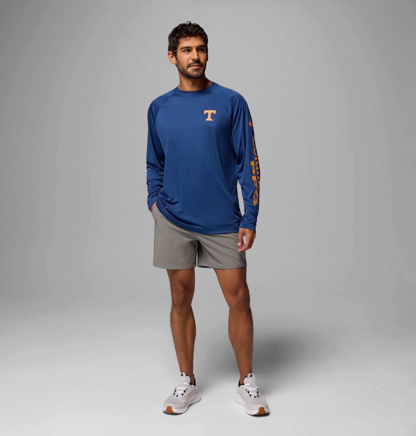 Мужская рубашка Columbia Collegiate PFG Terminal Tackle Long Sleeve Shirt - Tall - Tennessee, цвет: Карбоновый — фото 2