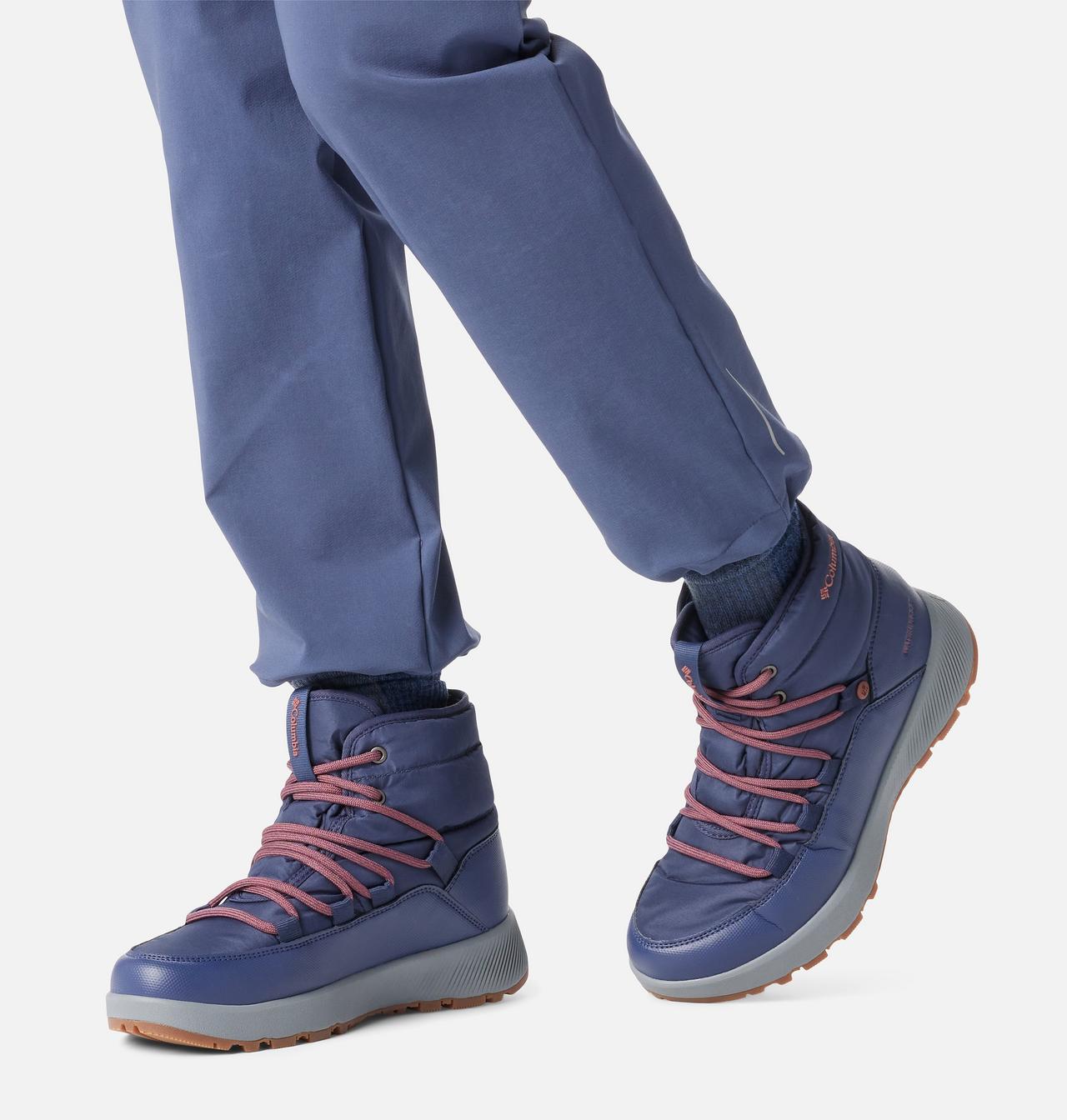 Women's Slopeside Village™ Omni-Heat™ Mid Boot 11