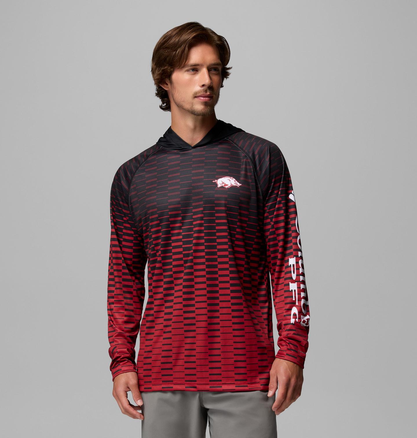 Мужское худи Columbia Collegiate PFG Super Terminal Tackle - Arkansas, цвет: Чёрный / Красный — фото 1