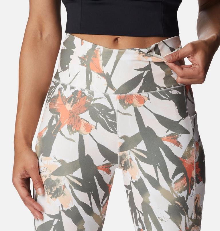 Weekend Adventure 7/8 Legging | 193 | M, Color: Chalk, Floriculture, image 4