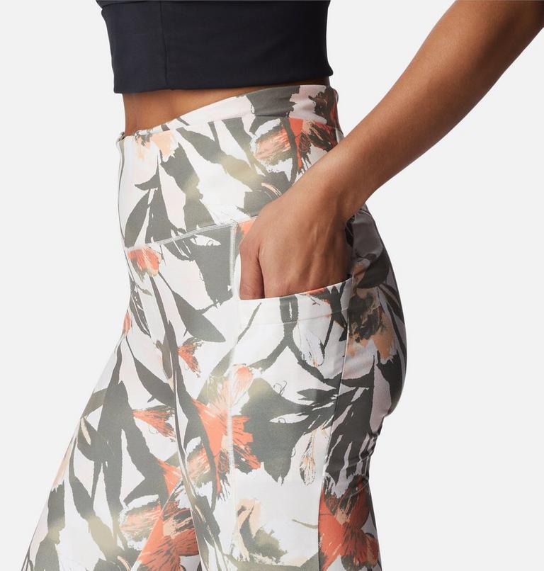 Weekend Adventure 7/8 Legging | 193 | M, Color: Chalk, Floriculture, image 6