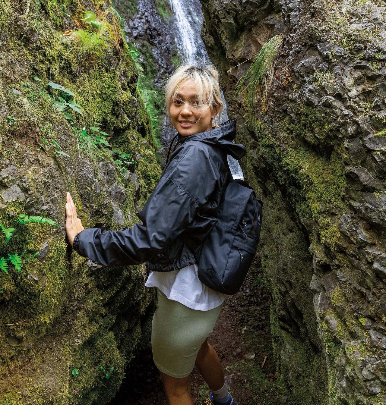 Women's Flash Challenger™ Cropped Windbreaker Jacket 8