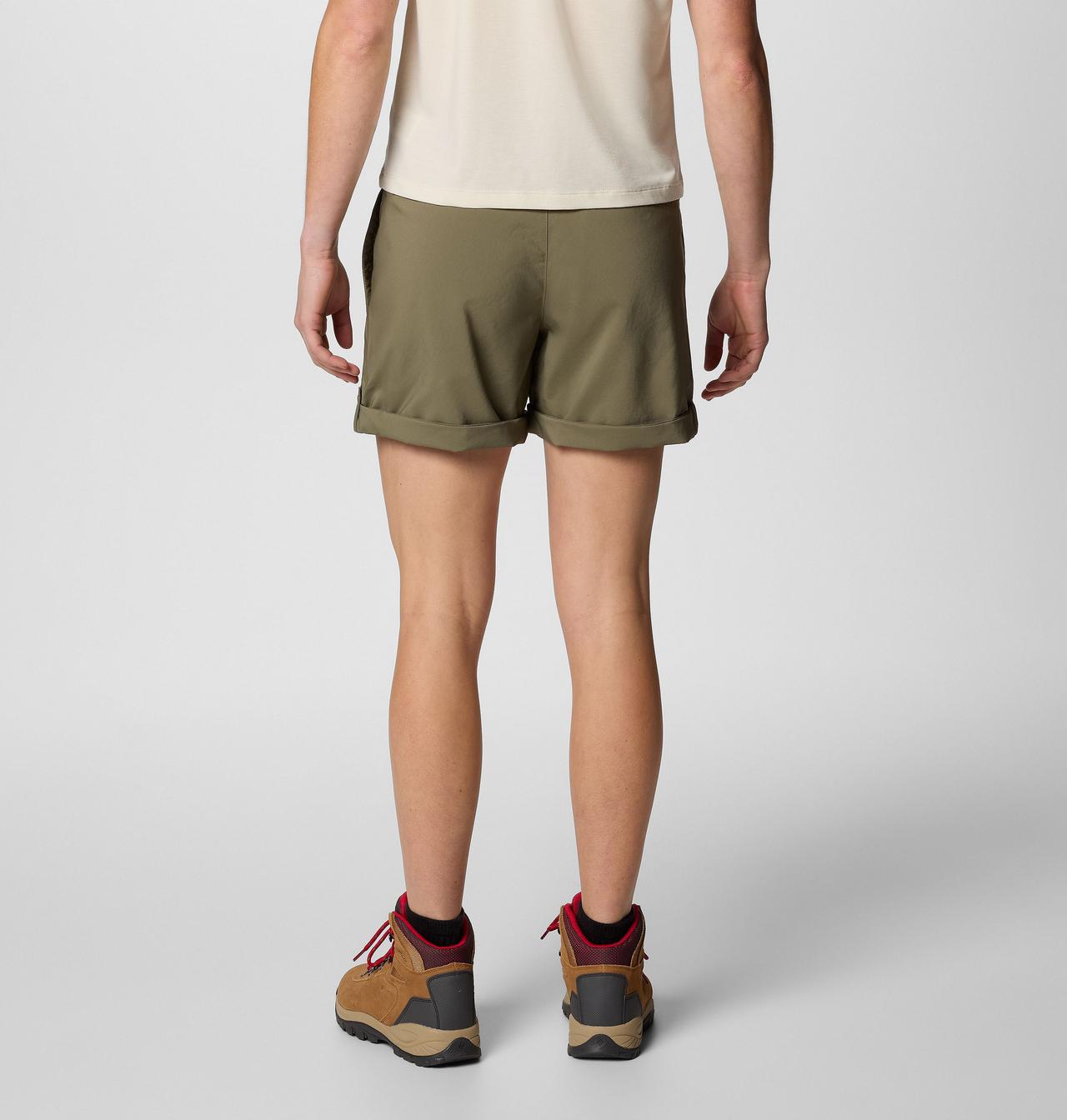 Women's Silver Ridge™ Utility Shorts | 397 | 2 | 4 2
