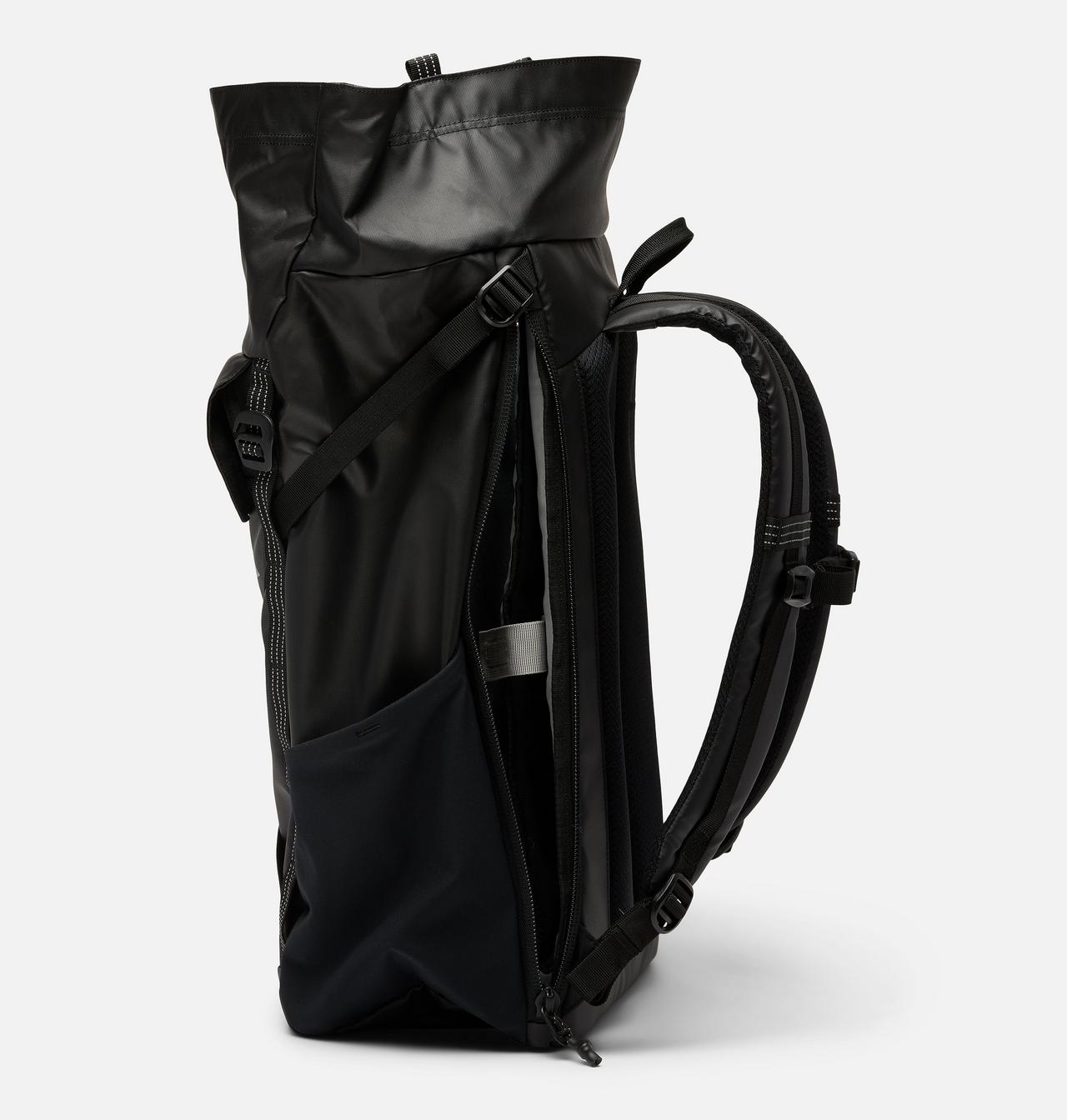 Convey™ 30 Liter Commuter Backpack 4