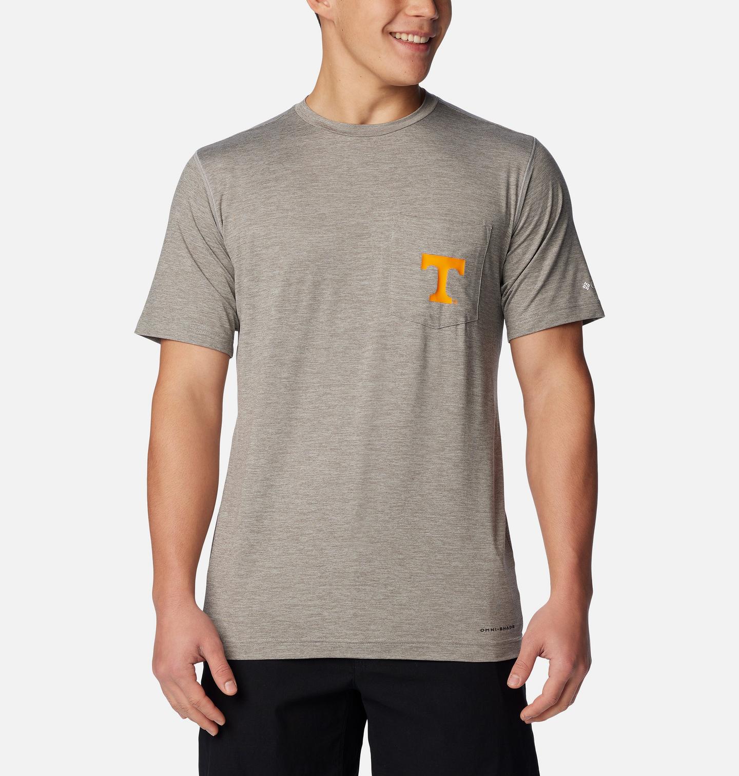 Мужская рубашка Columbia Collegiate Tech Trail Short Sleeve Shirt - Tennessee, цвет: Угольный — фото 1