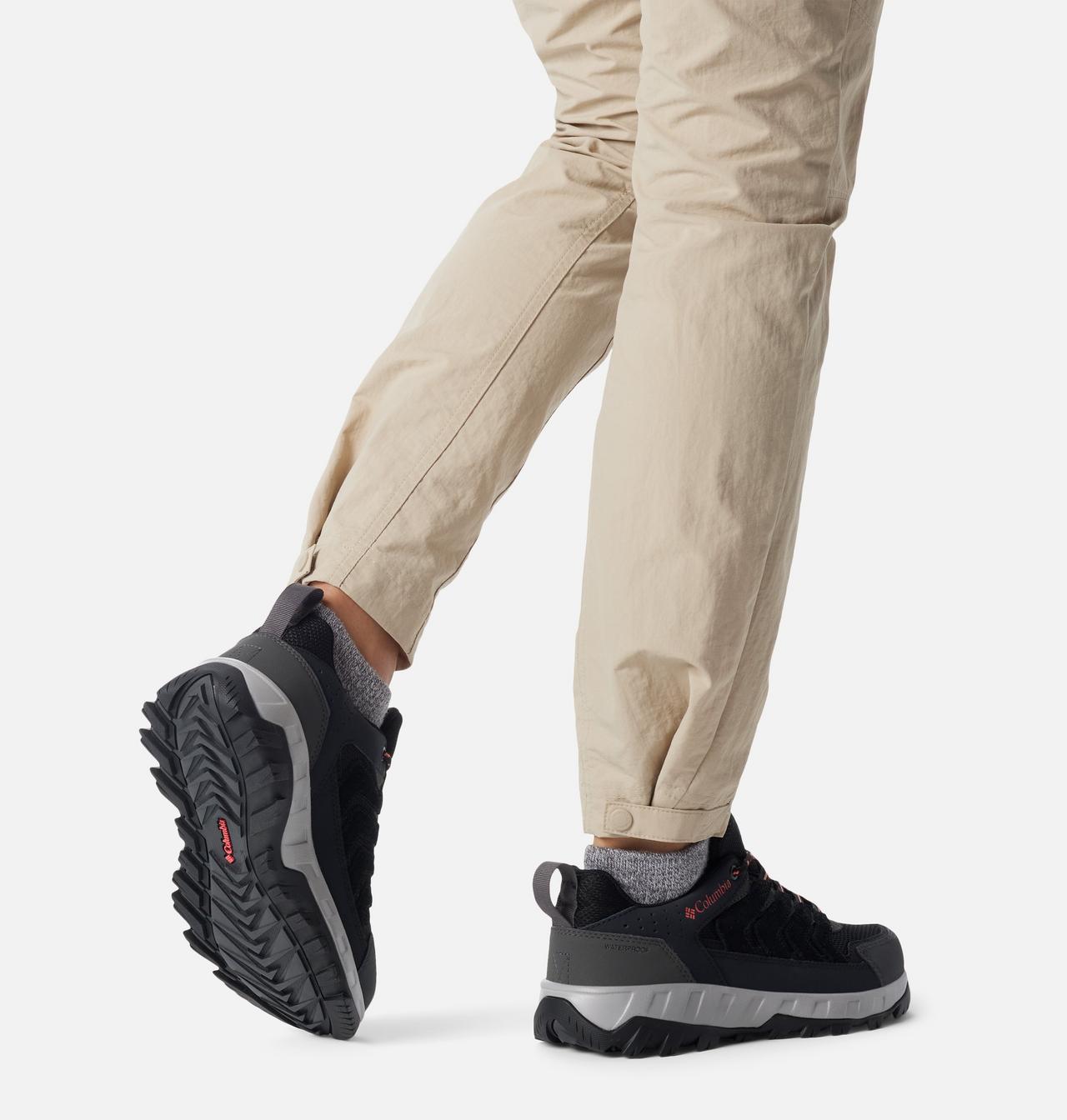 Women's Strata Trail™ Low Waterproof Shoe - Wide | 010 | 8.5 10