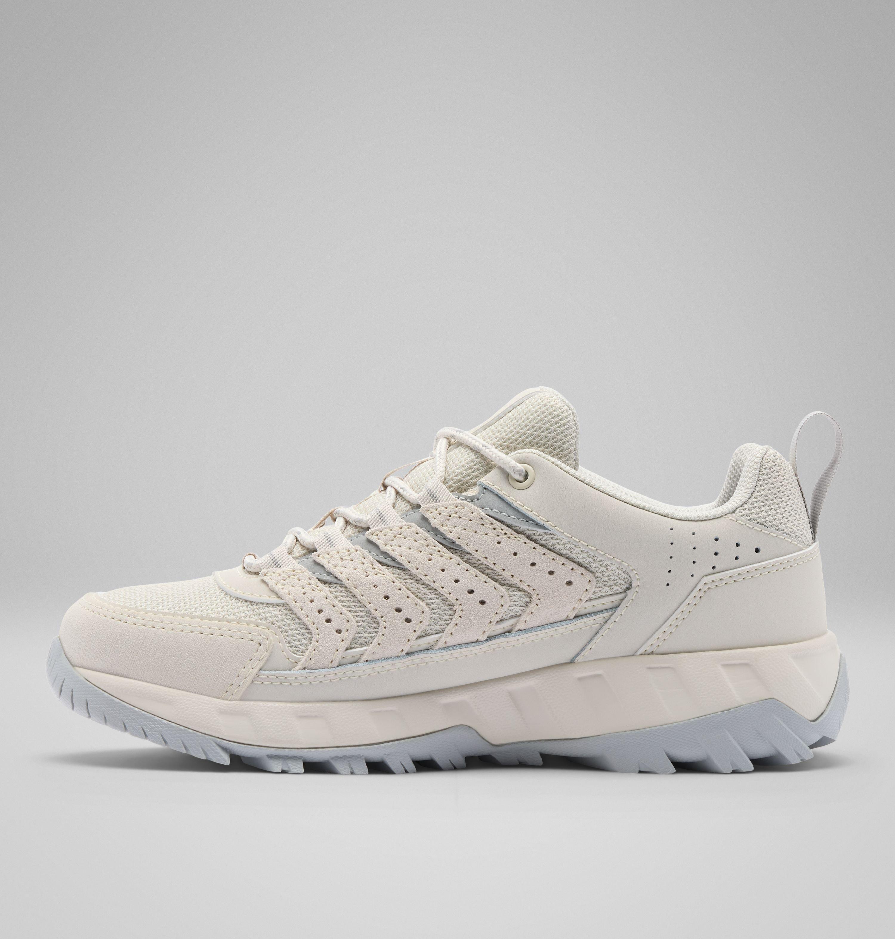 Women's Strata Trail Low Waterproof Shoe - Wide 6