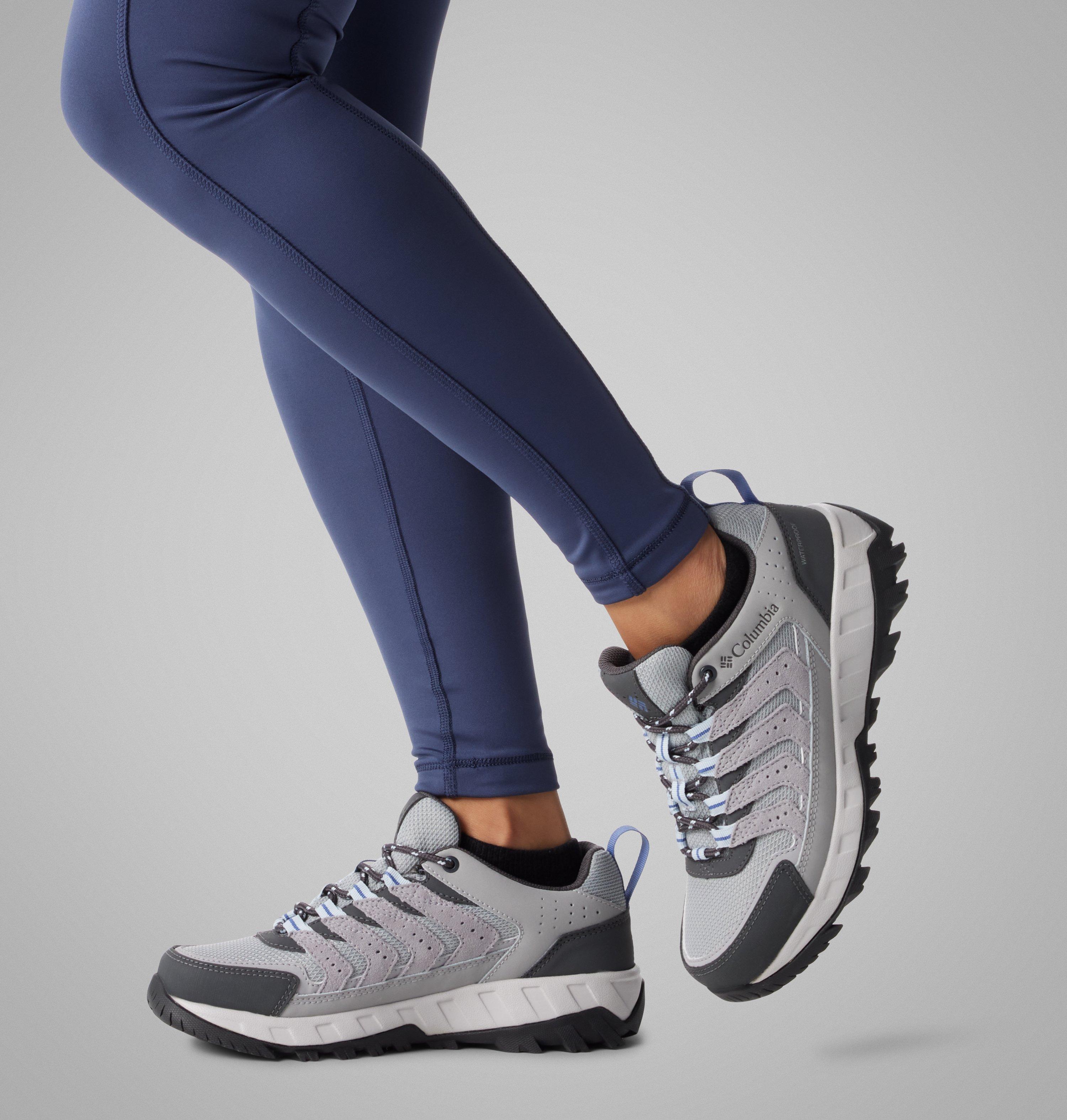 Women's Strata Trail Low Waterproof Shoe - Wide | 088 | 9 10