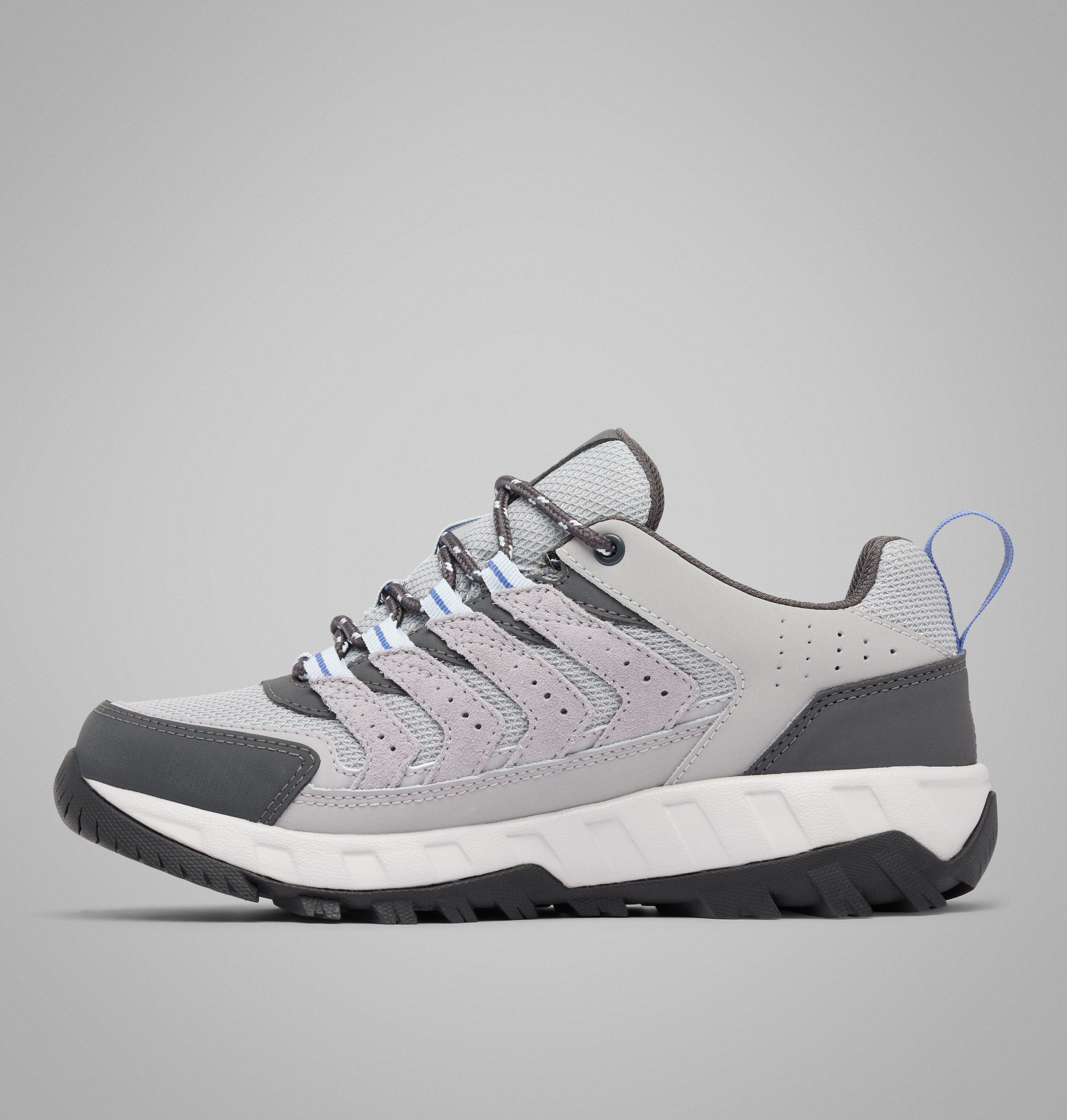 Women's Strata Trail Low Waterproof Shoe - Wide | 088 | 9 6