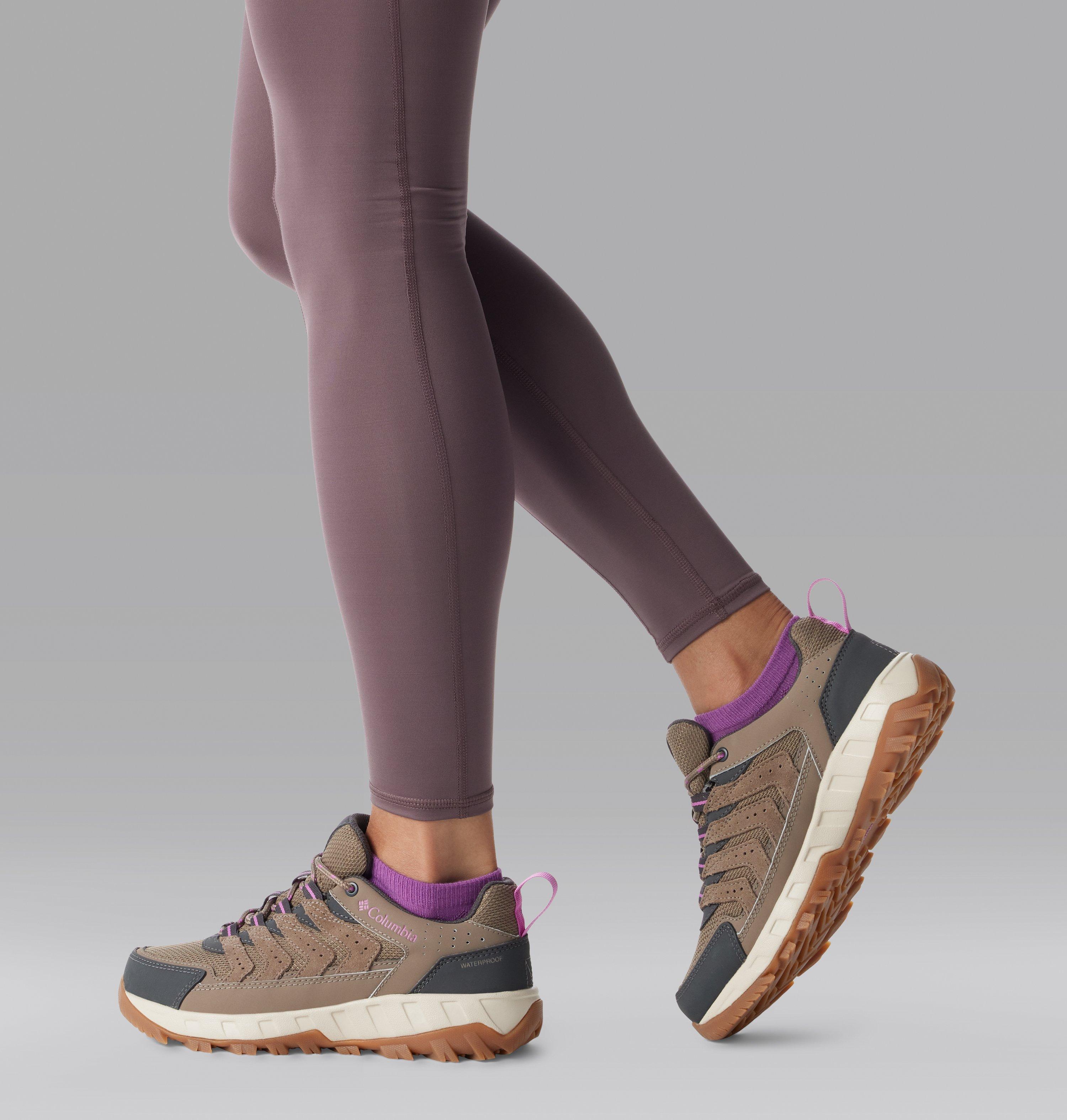 Women's Strata Trail Low Waterproof Shoe - Wide | 252 | 6 10