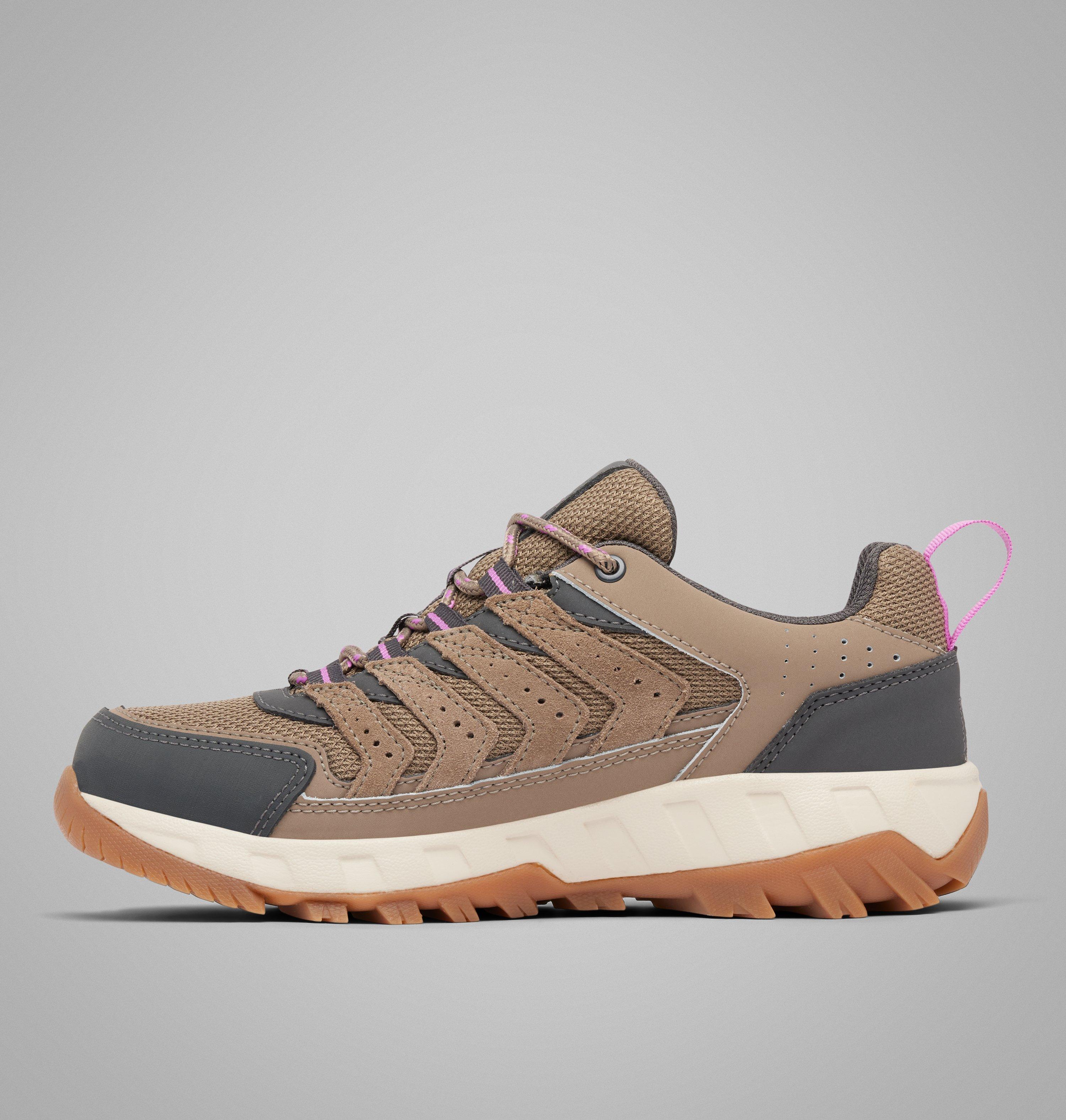 Women's Strata Trail Low Waterproof Shoe - Wide | 252 | 6 6