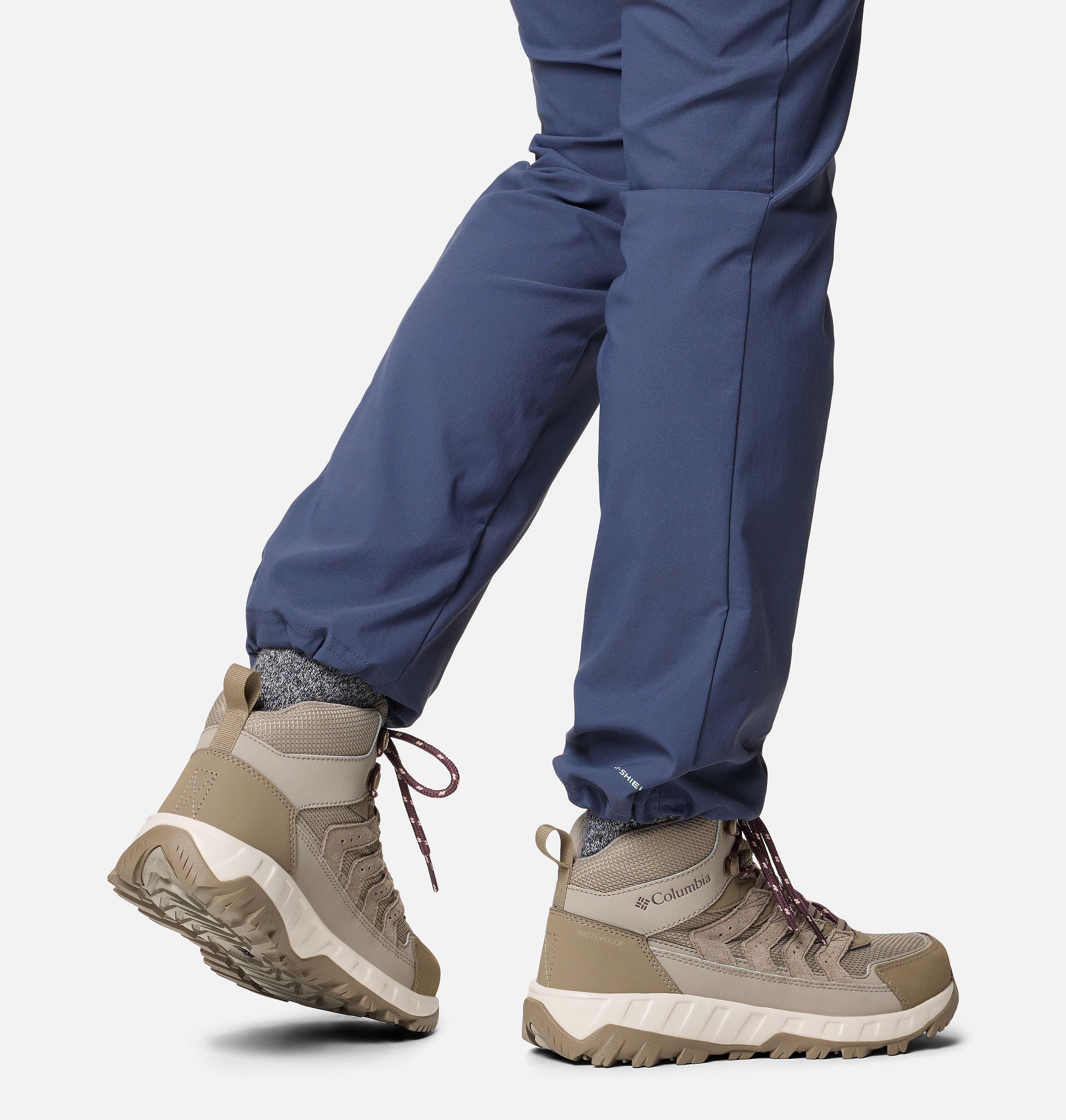Women's Strata Trail Mid Waterproof Shoe - Wide 10
