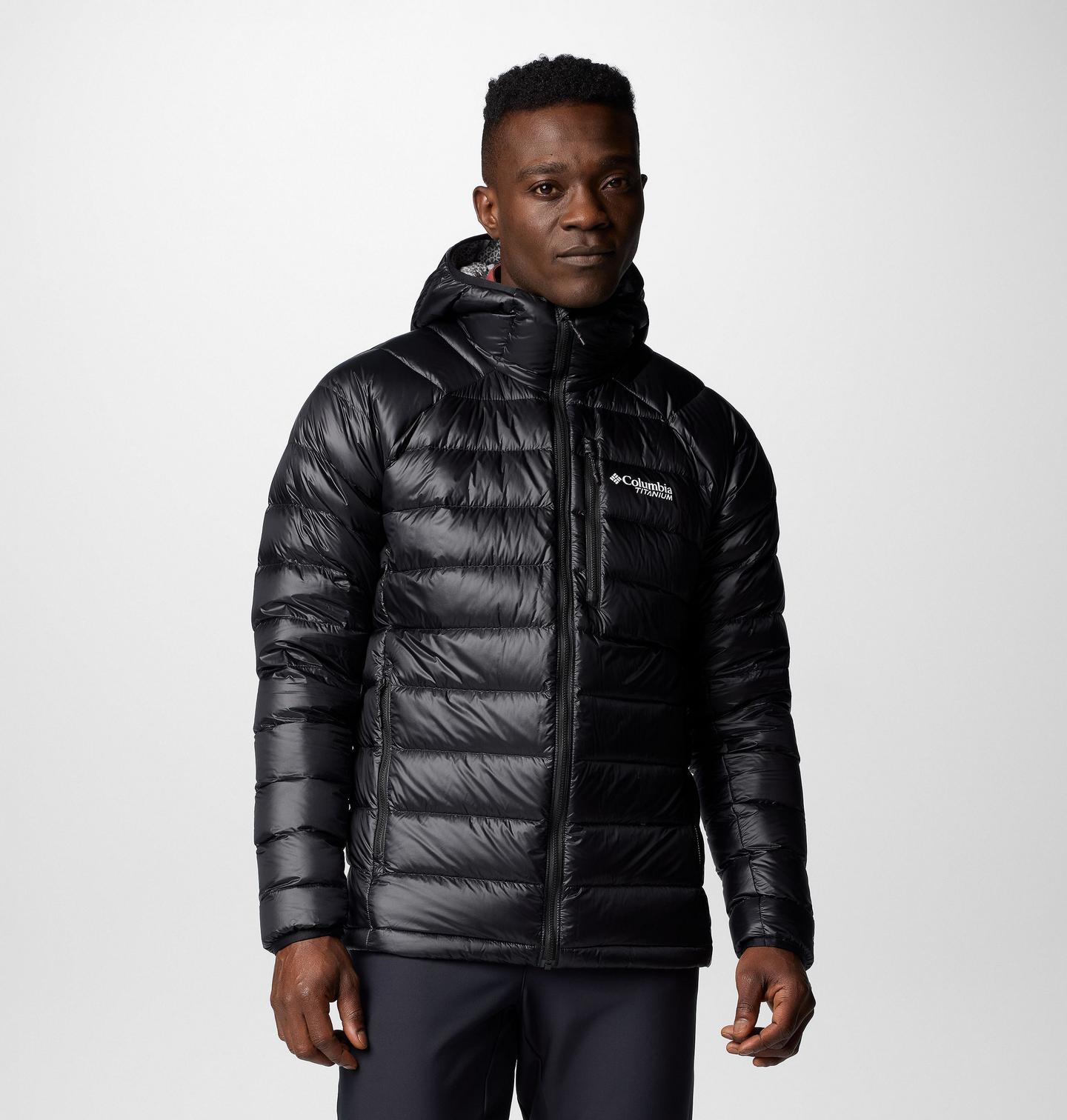 Мужская куртка Columbia Arctic Crest Down Hooded, цвет: Чёрный — фото 1