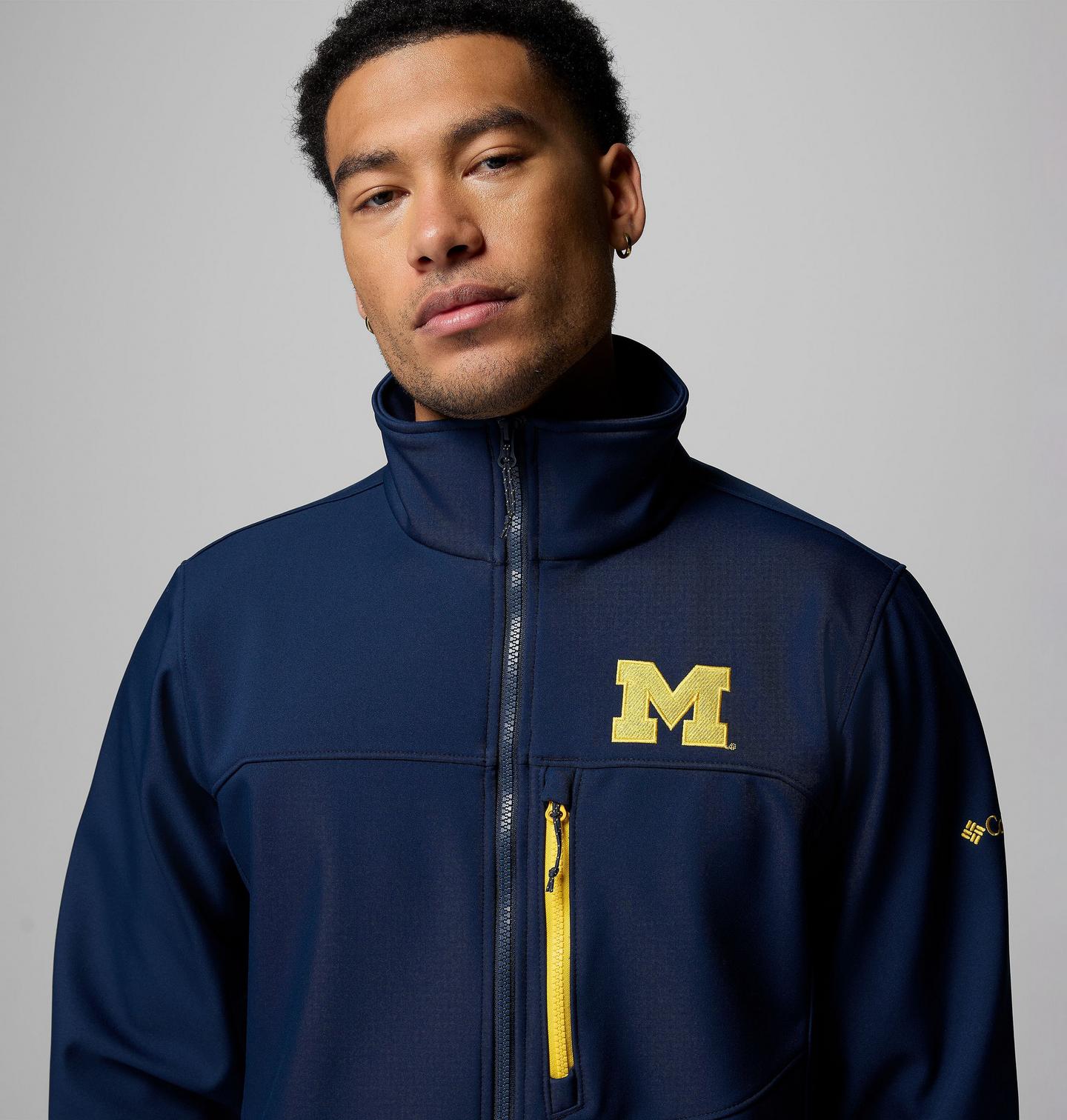 Мужские куртки Columbia Collegiate Ascender III Softshell - Michigan, цвет: Тёмно-синий — фото 4