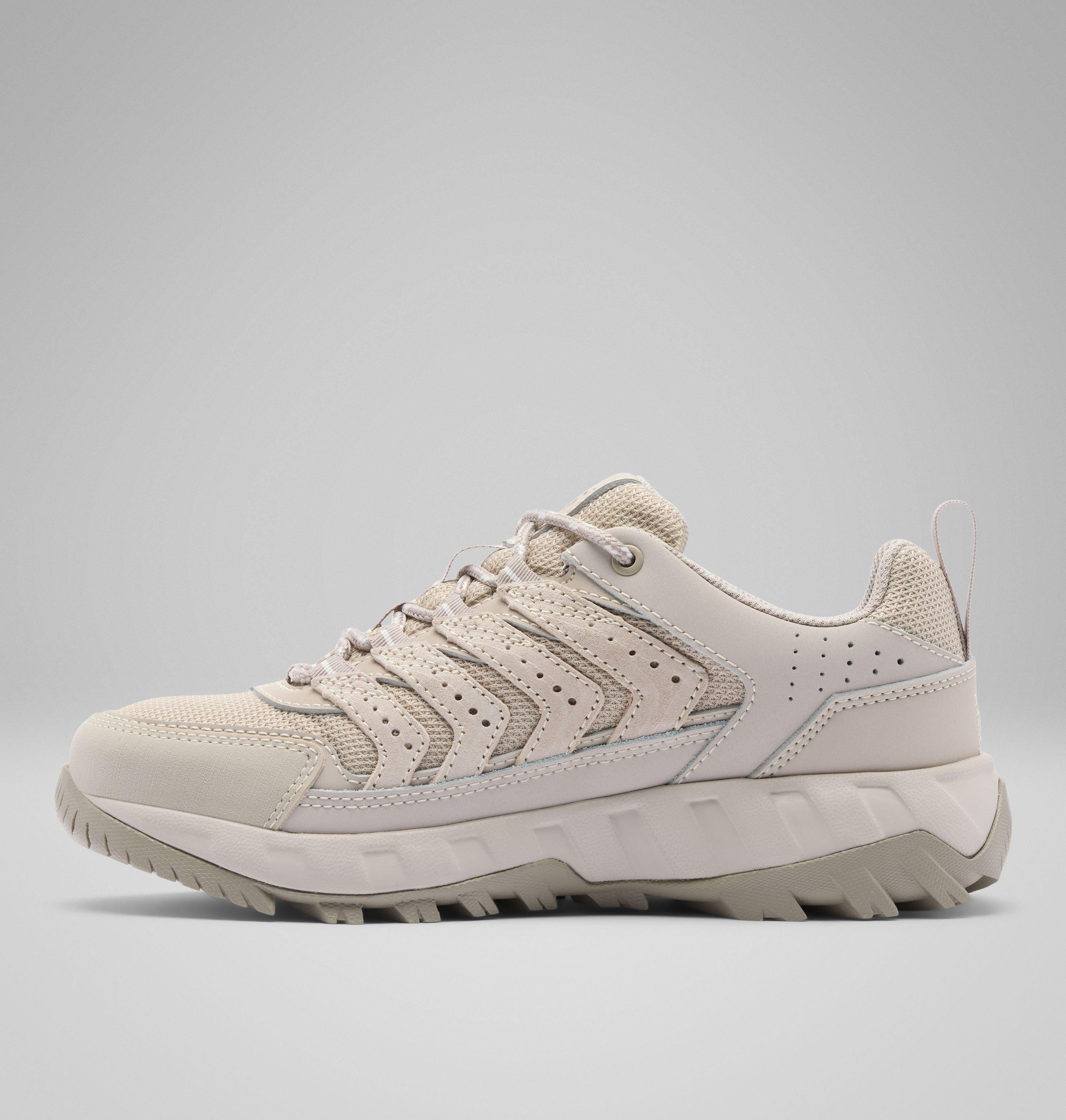 Women's Strata Trail Low Shoe - Wide 6