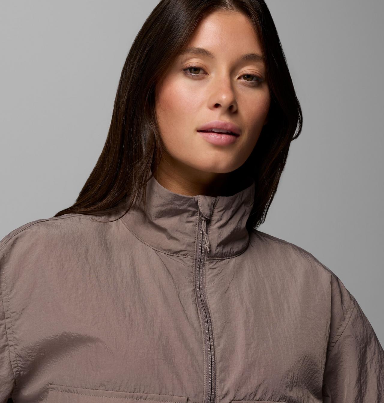 Women's Paracutie Cropped Cargo Windbreaker 6