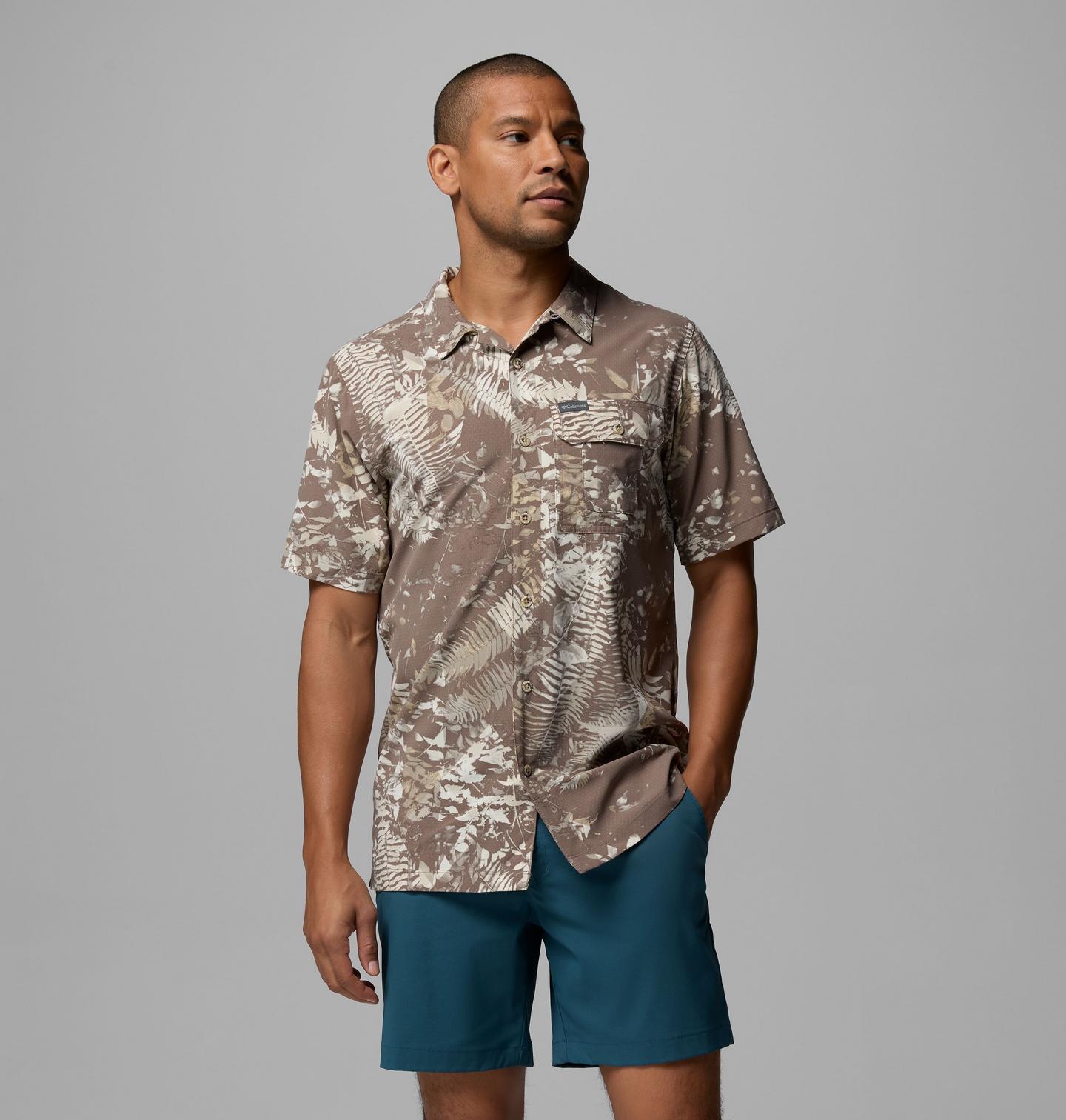 Мужская рубашка Columbia Tech Trail Utility Printed Woven Short Sleeve, цвет: Iron, Geofern — фото 1