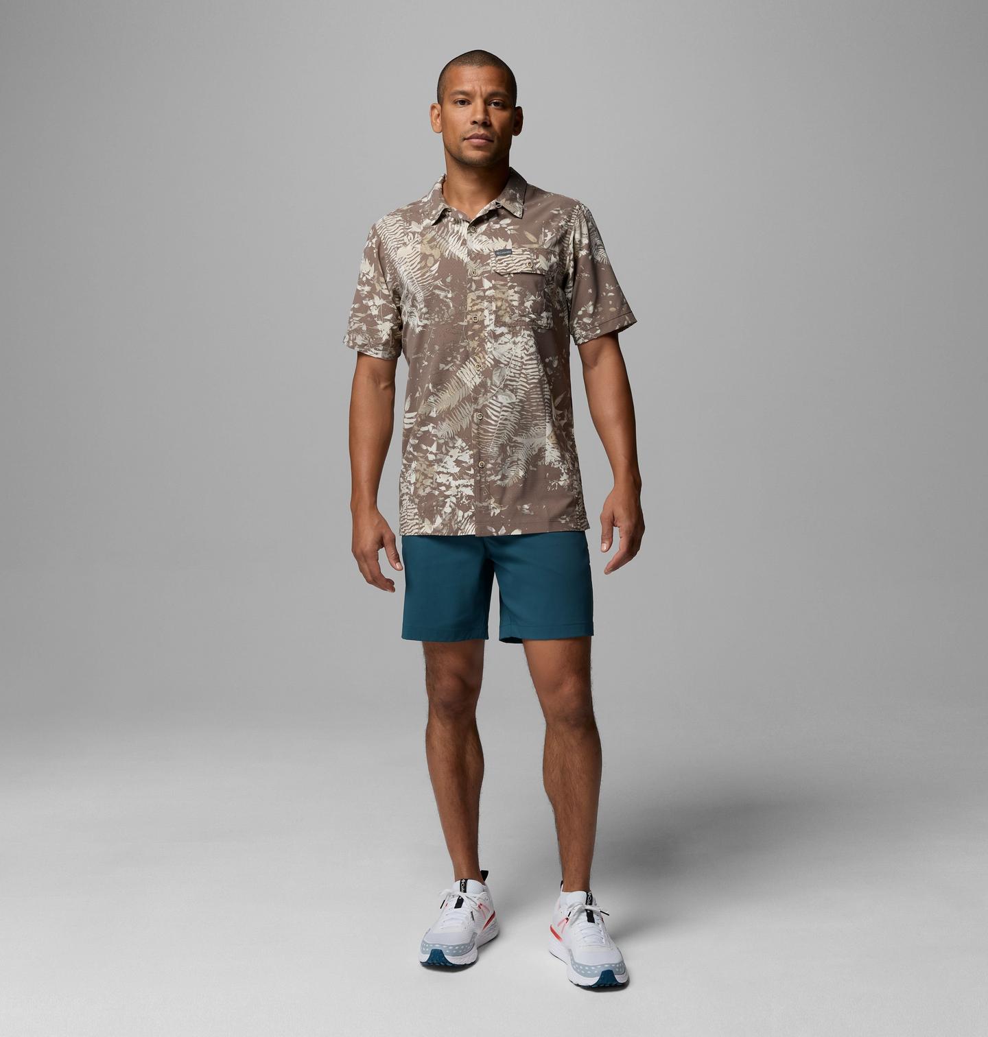 Мужская рубашка Columbia Tech Trail Utility Printed Woven Short Sleeve, цвет: Iron, Geofern — фото 2