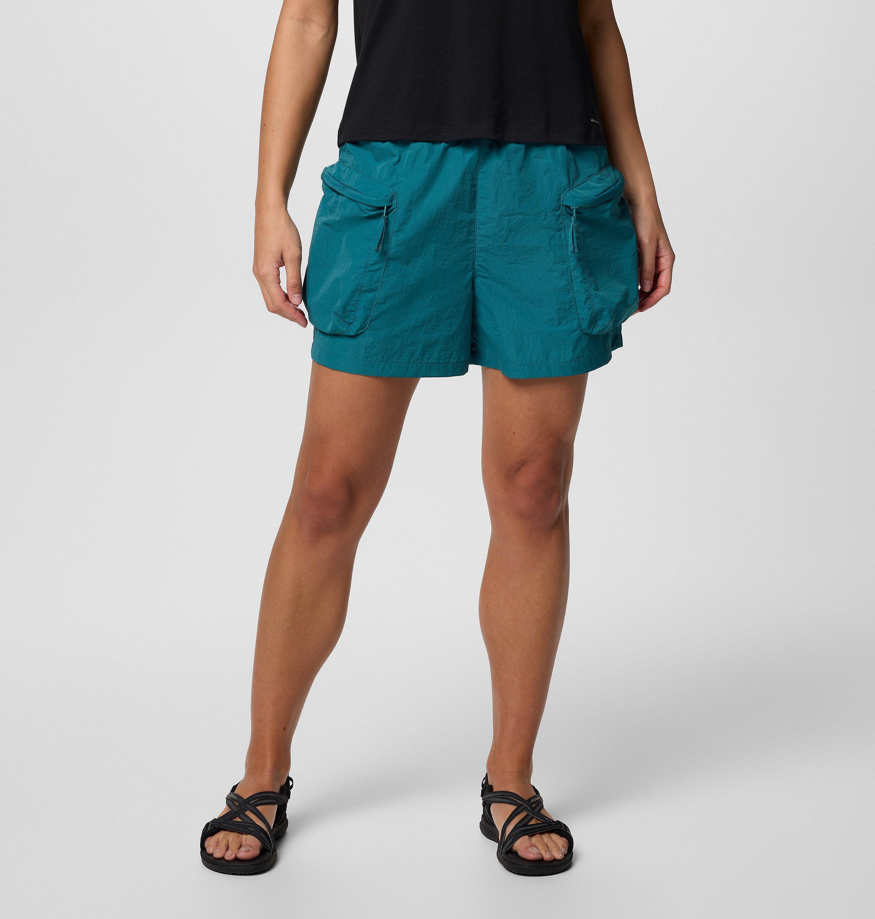Columbia Women's Elevated View Cargo Shorts-
