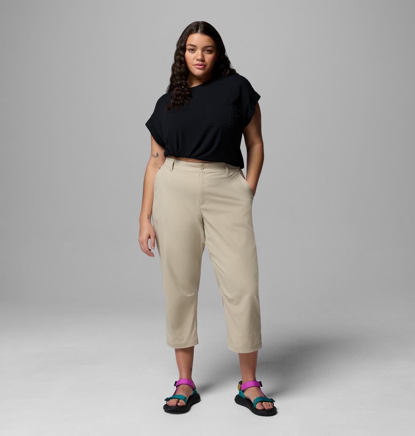 Женские брюки Columbia Leslie Falls Capris II - Plus Size, цвет: Серо-бежевый — фото 2