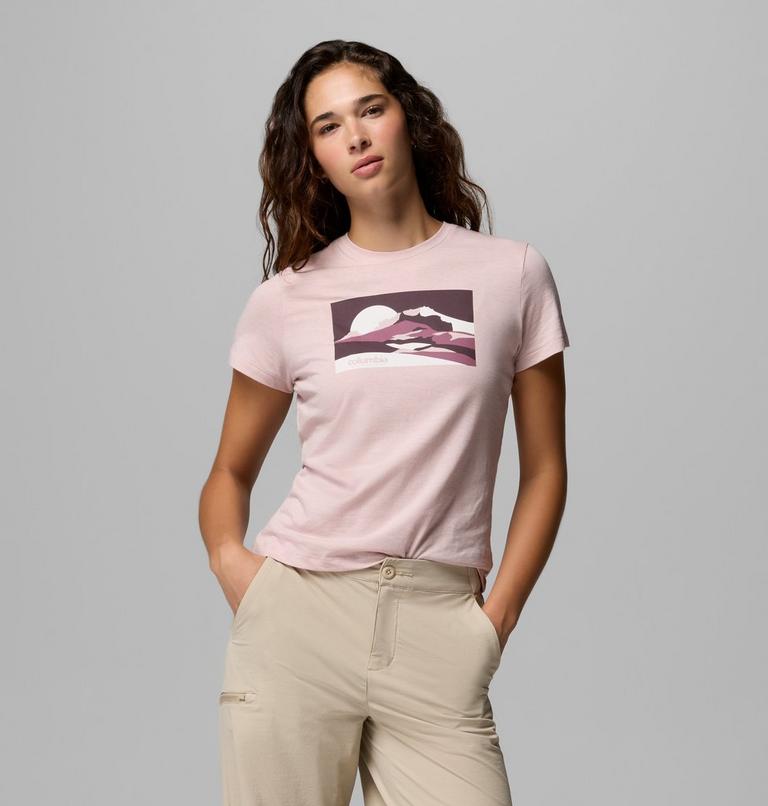 Camiseta ajustada con estampado Ruby Springs para mujer, Color: Mineral Pink Moonlit Hillscape, image 1