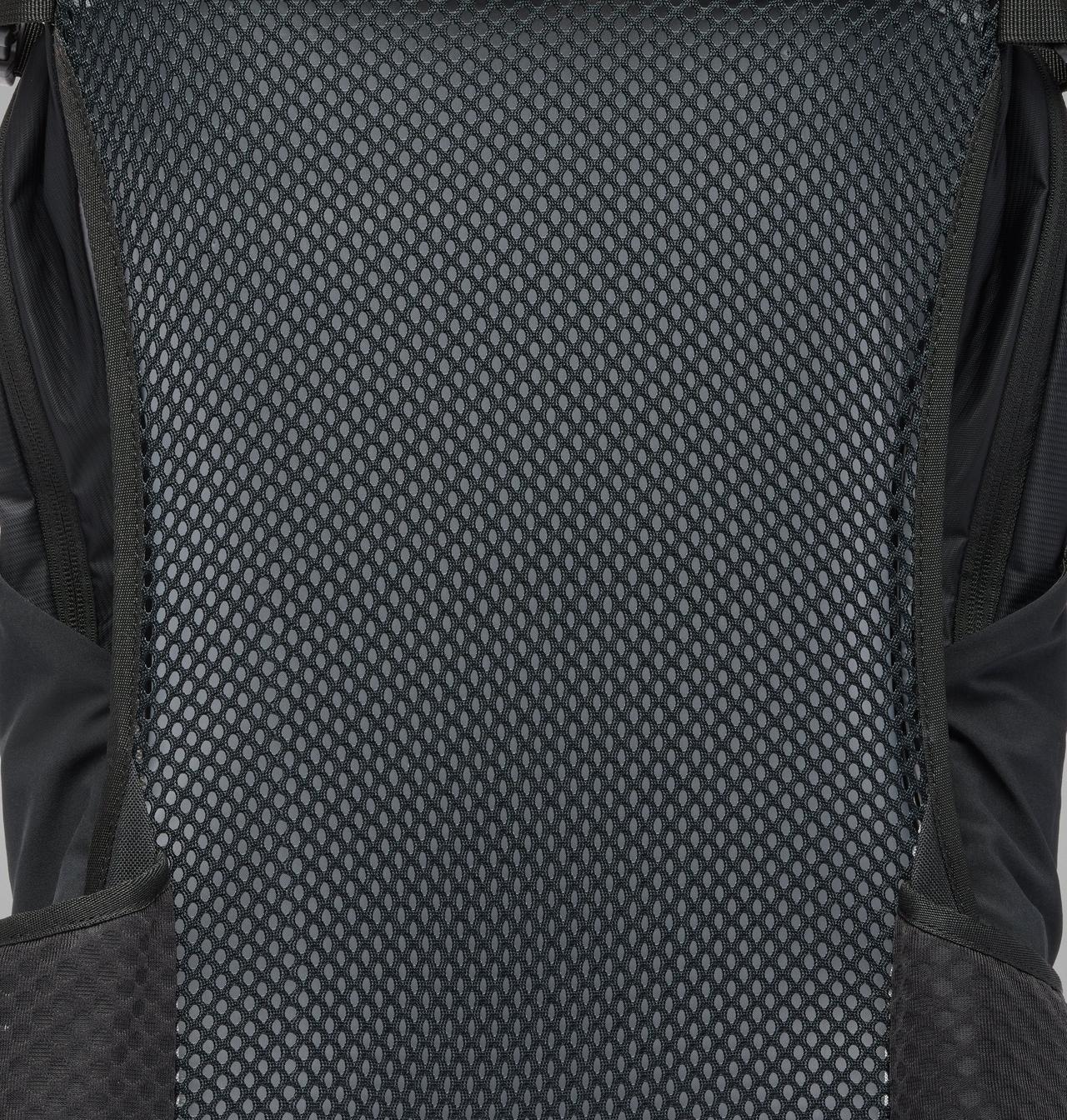 Blackcomb Ridge™ 30L Backpack 11