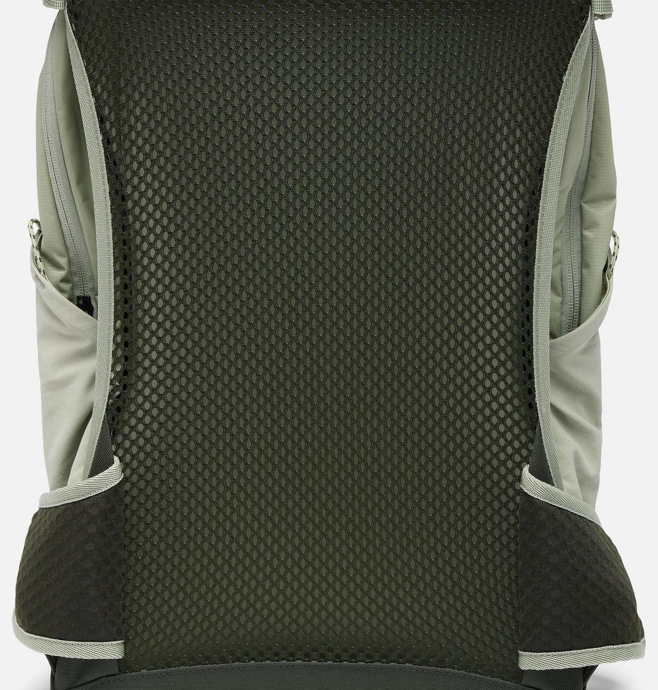 Blackcomb Ridge™ 30L Backpack 13