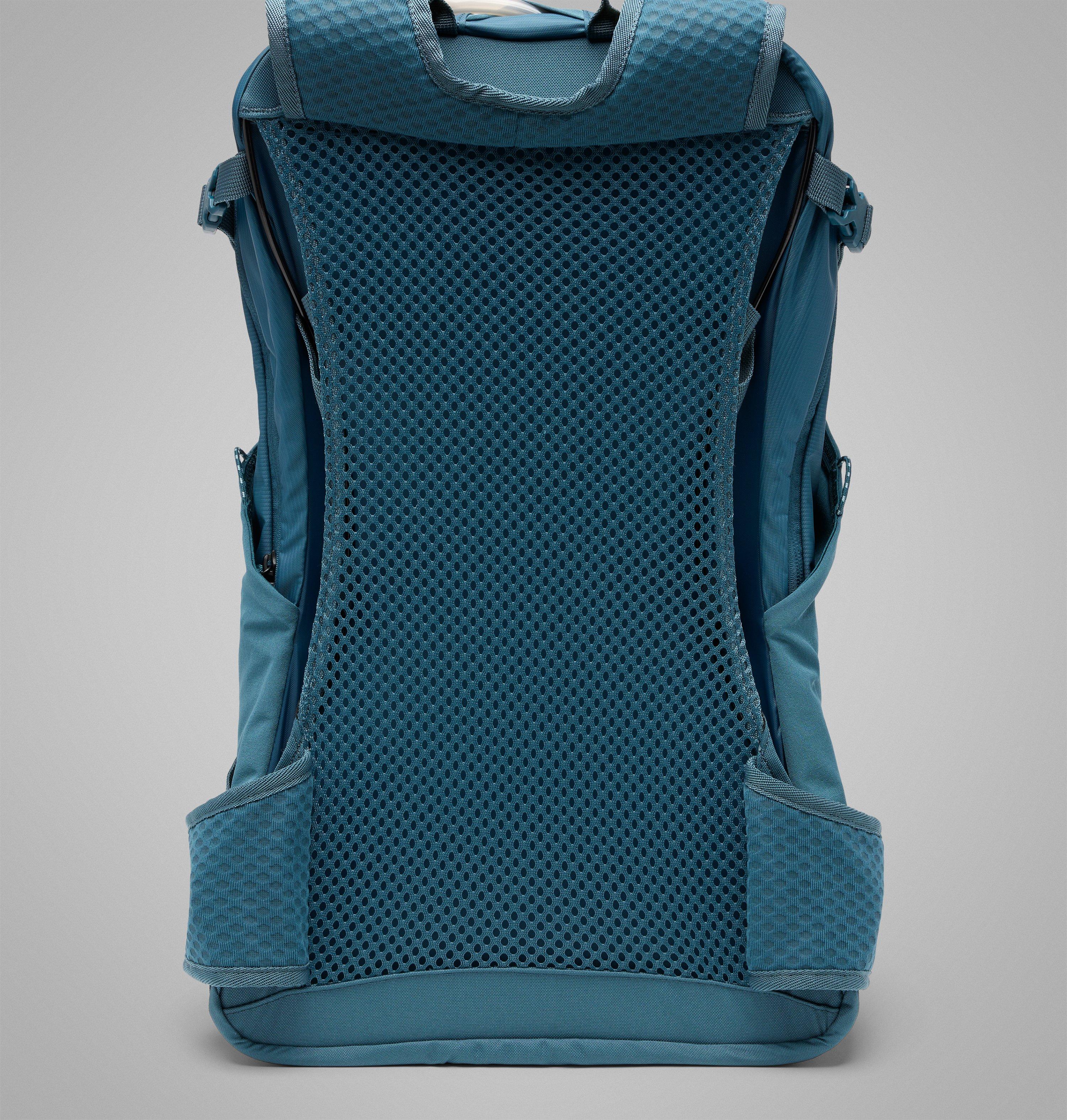 Blackcomb Ridge 30L Backpack 10
