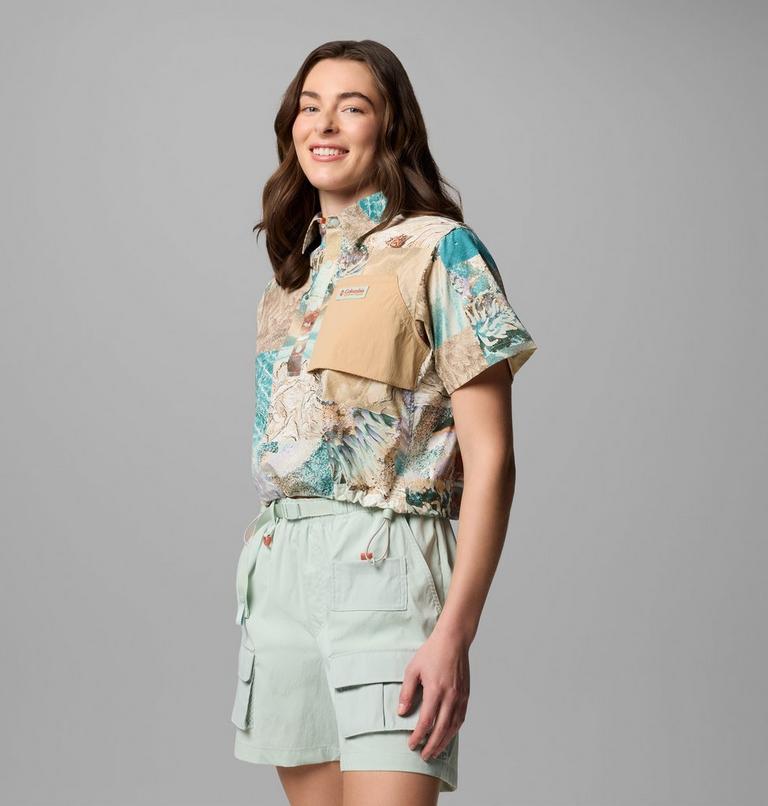Camisa corta de manga corta con estampado Cove Beach para mujer, Color: Cool Green Coastal, Canoe, image 3