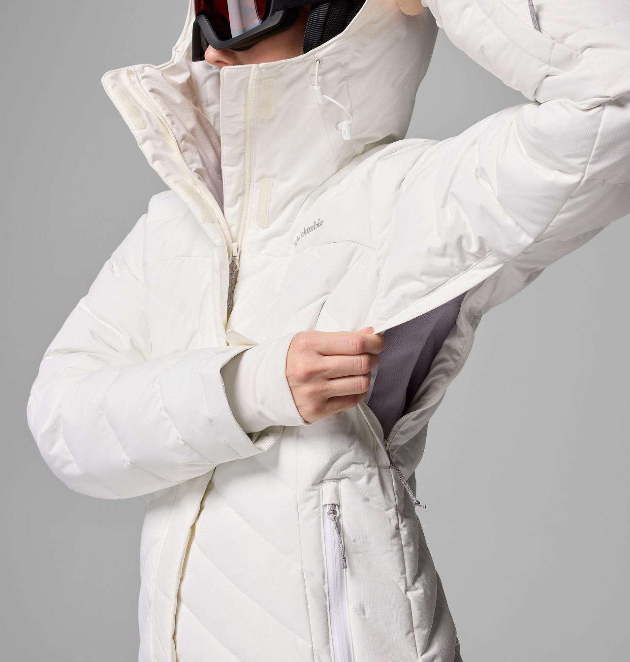 Women's Lay D Down V Jacket 9