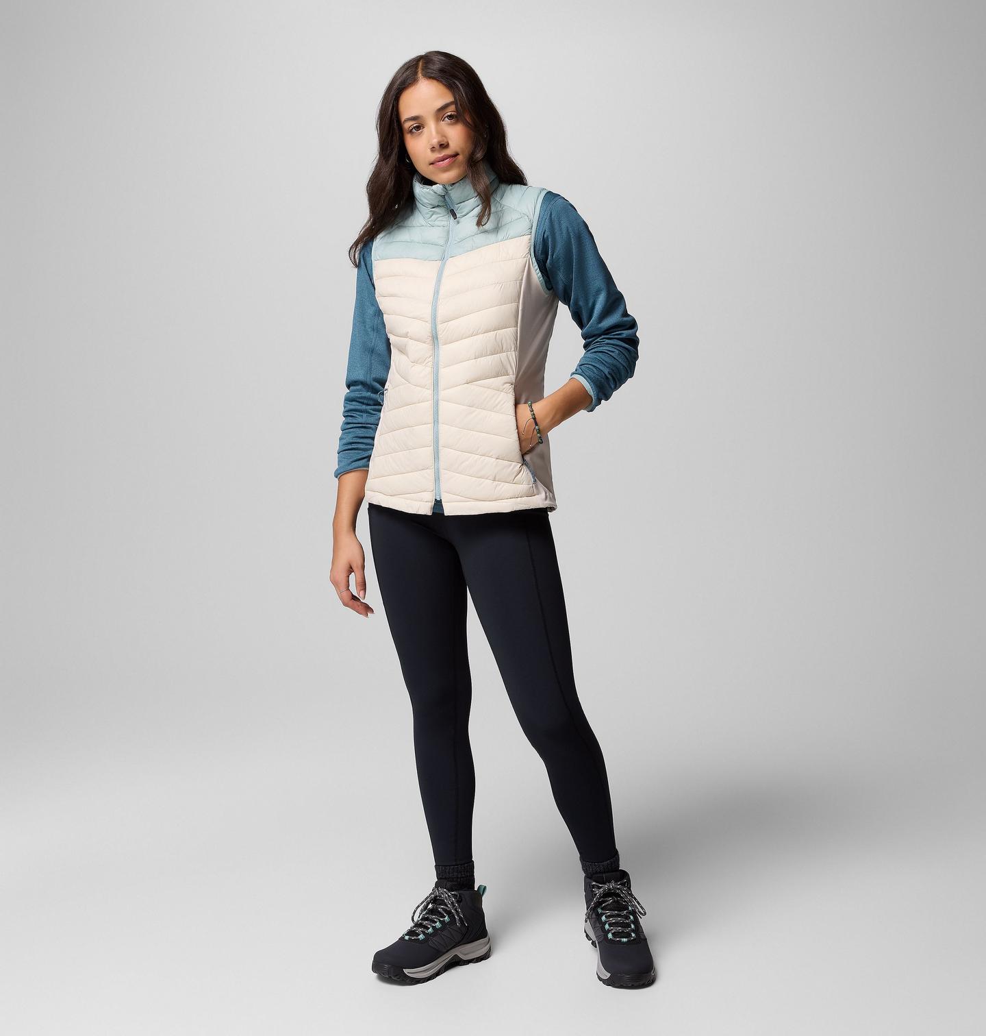 Женский жилет Columbia Powder Pass III Hybrid Vest, цвет: Серо-бежевый / Синий — фото 2