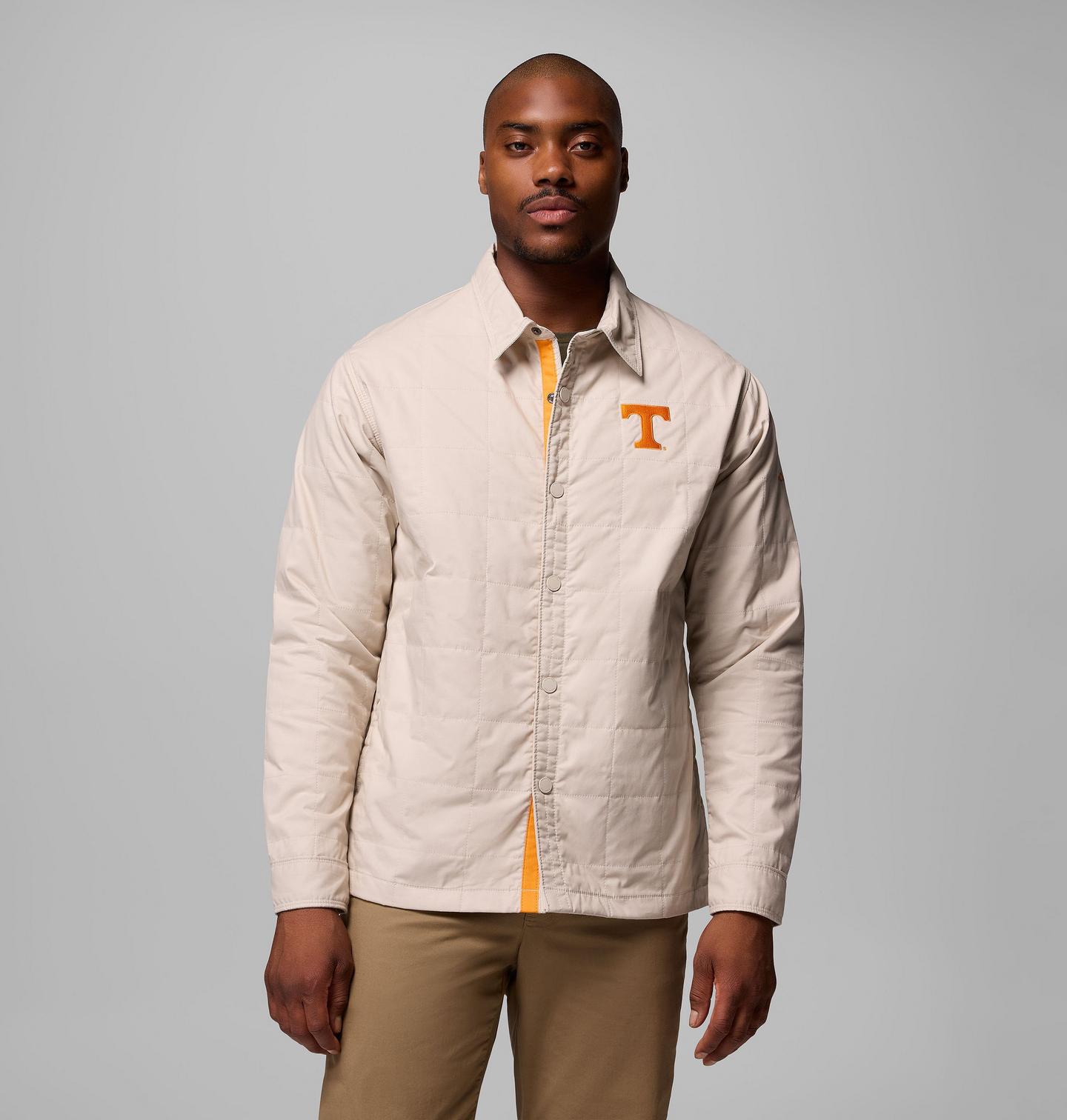 Мужская куртка Columbia Collegiate Campus Roam Quilted Shirt Jacket - Tennessee, цвет: Серо-бежевый — фото 1