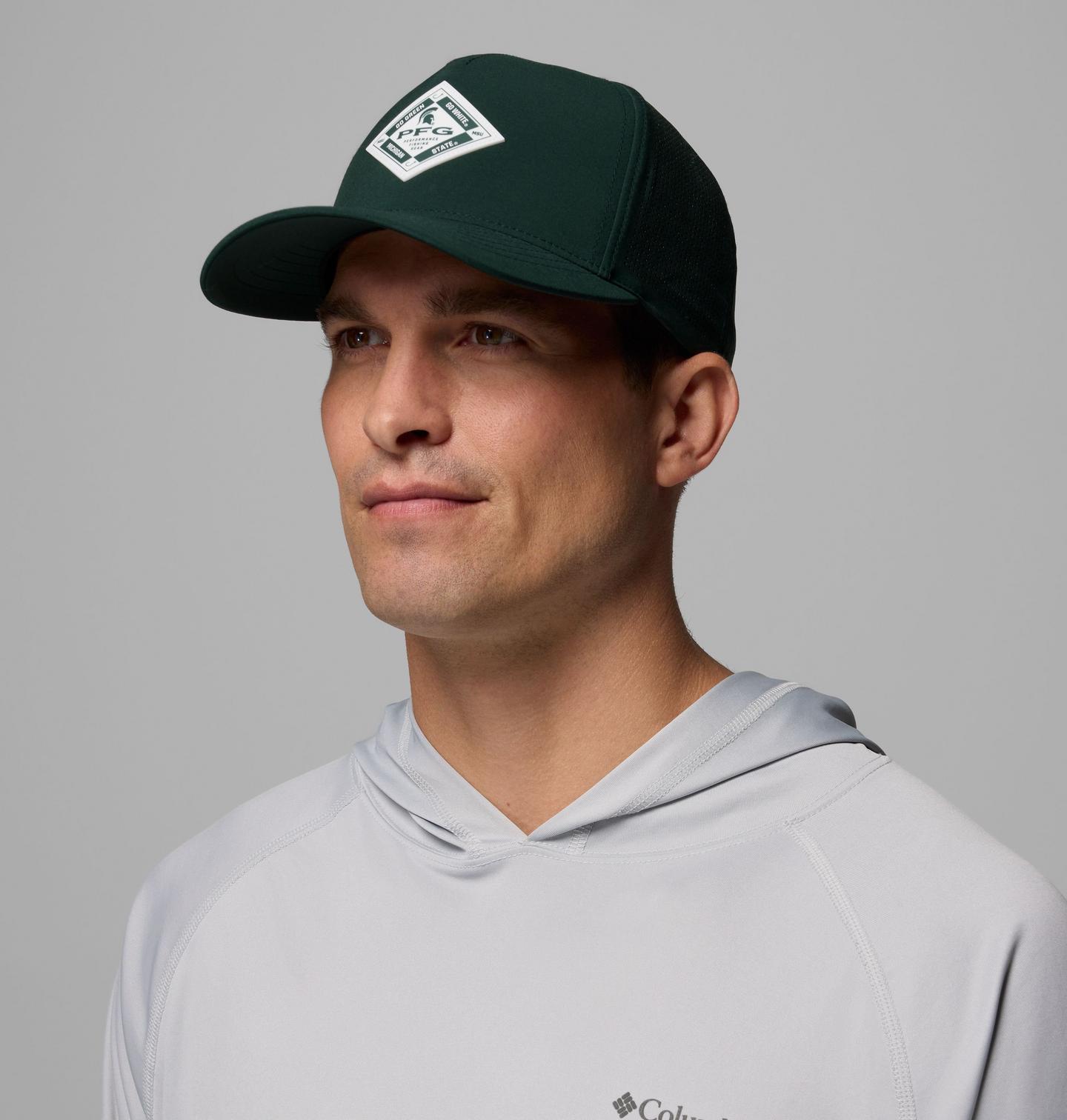 Мужские аксессуары Columbia Collegiate PFG Elite 3D Stretch Snap Back - Michigan State, цвет: Еловый — фото 3