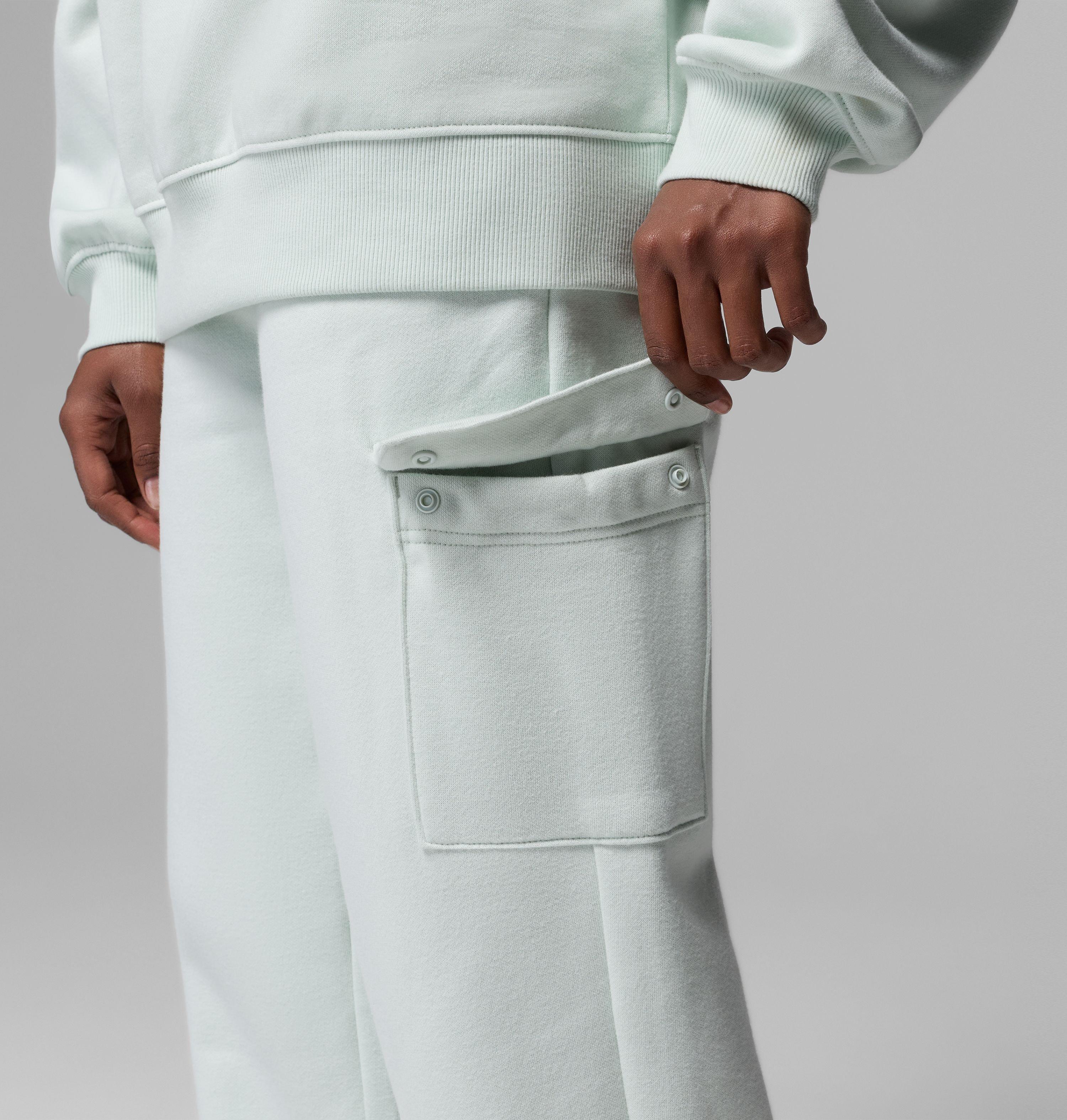 Women's Aldermore Fleece Cargo Sweatpants 6