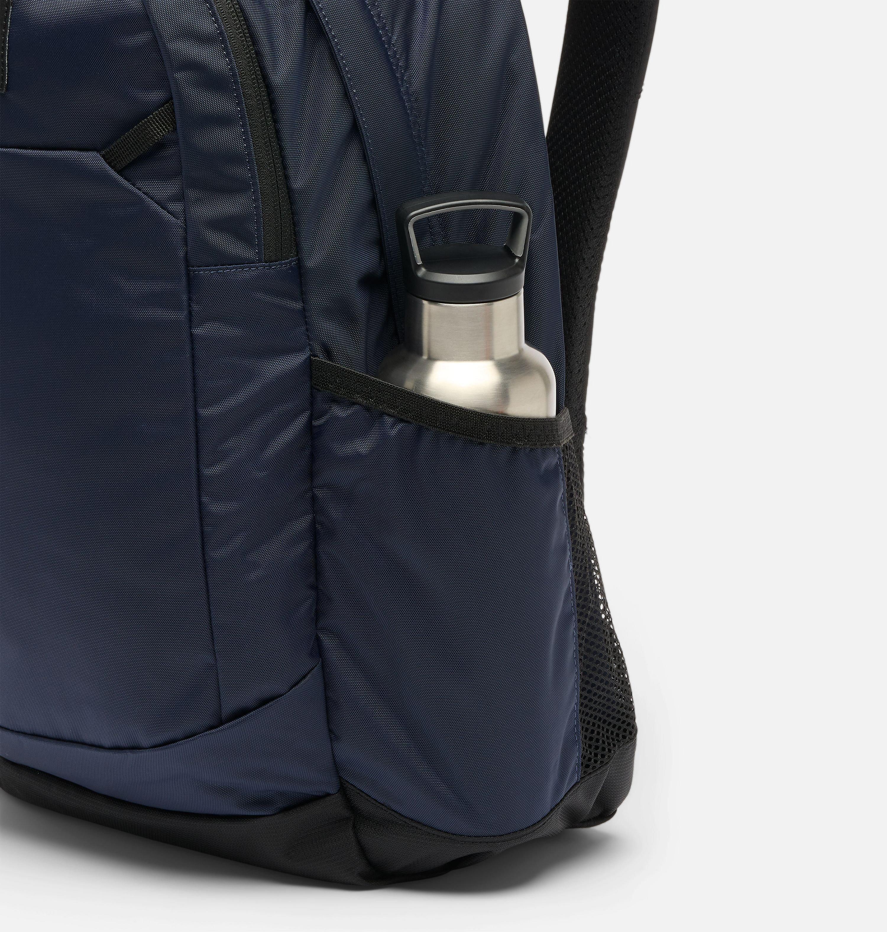 Manresa 25L Backpack 11