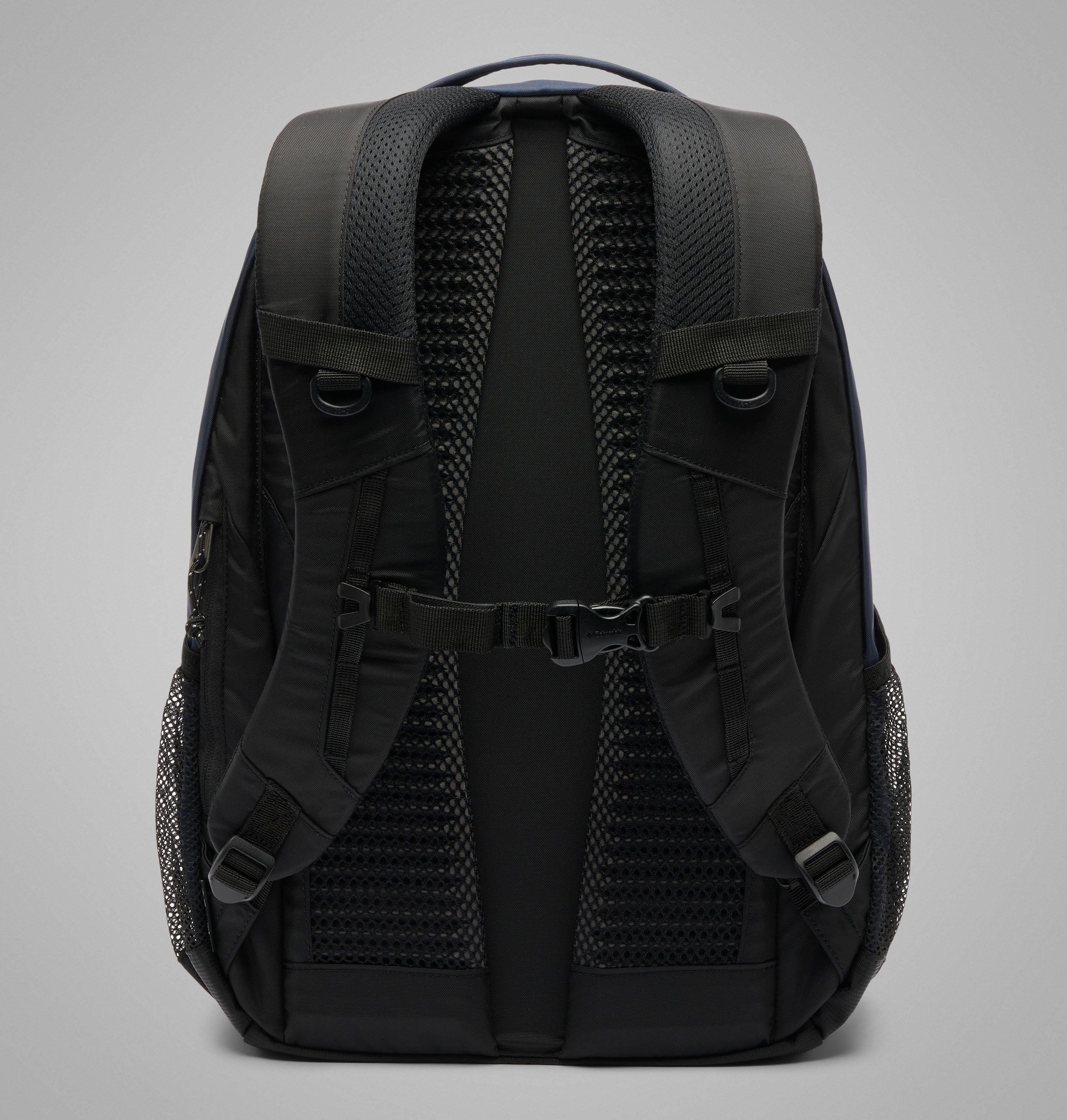 Manresa 33L Backpack 2