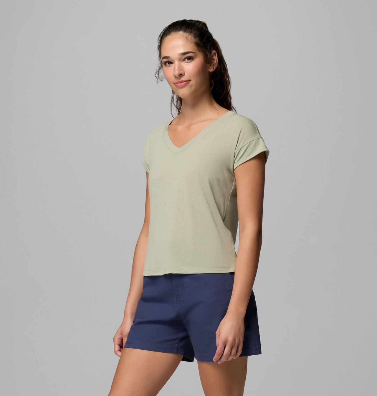 Women's Daniela Falls V-Neck Short Sleeve T-Shirt | 348 | M 4