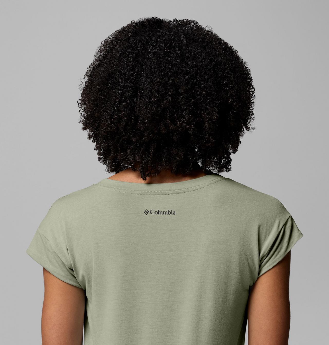 Women's Daniela Falls V-Neck Short Sleeve T-Shirt | 348 | M 7