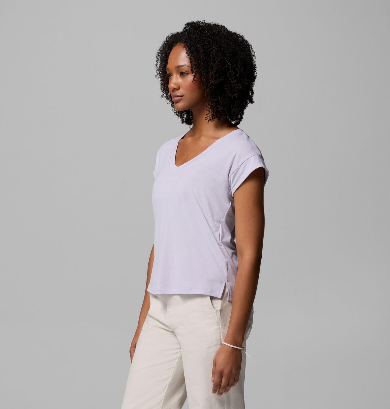 Daniela Falls™ V-Neck SS Tee | 551 | M 4